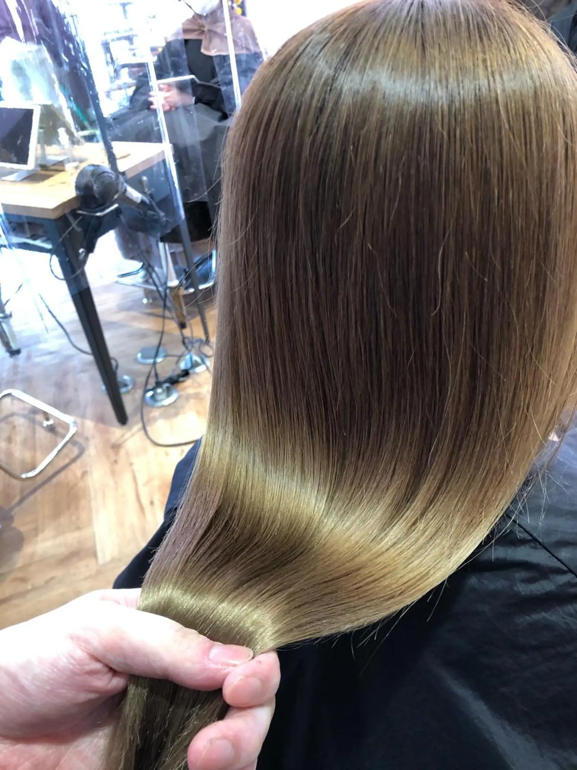 ロング カラー トリートメント 韓国🇰🇷レイヤー 映える顔周り🩷のヘアスタイル