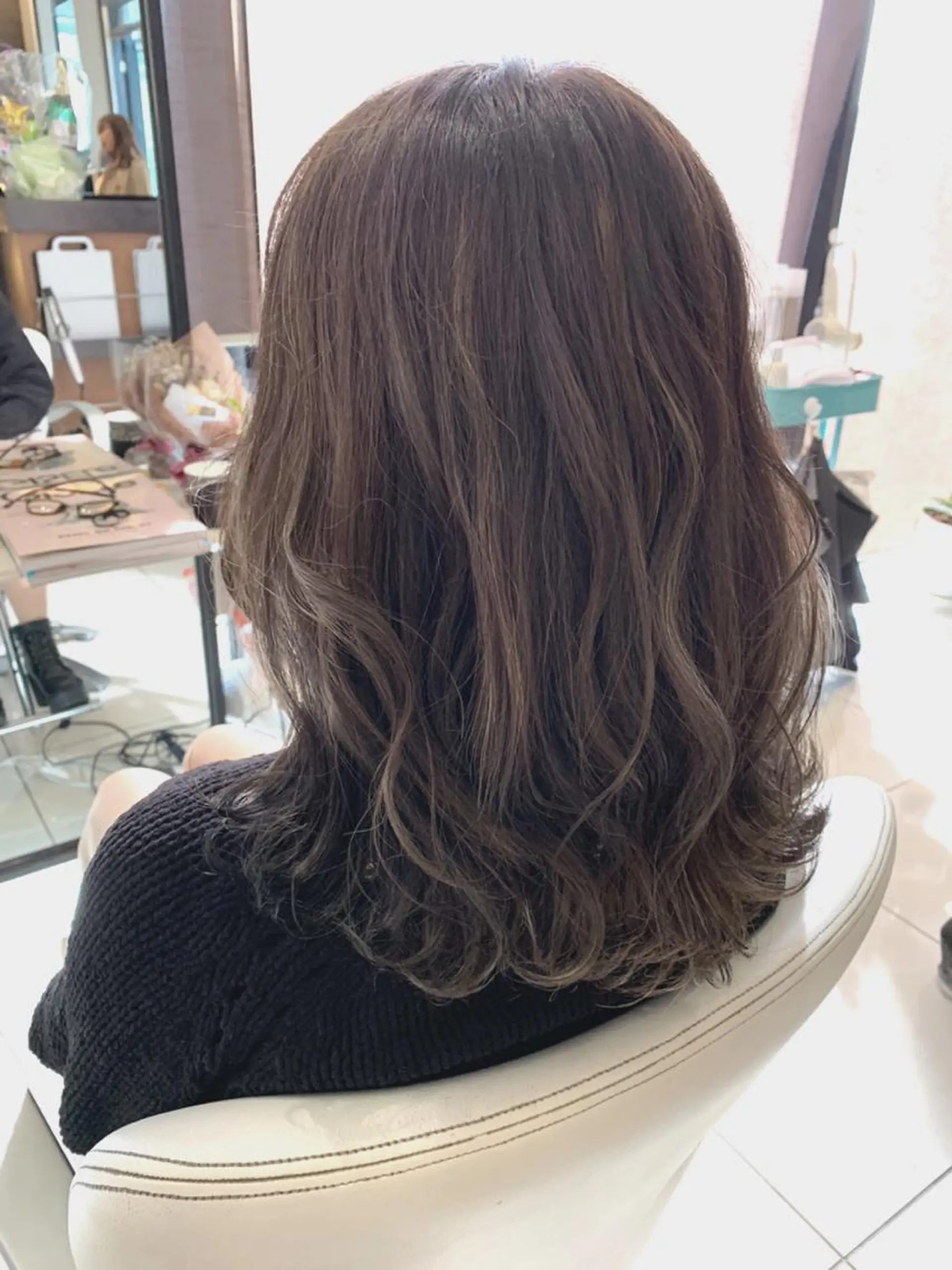 ミディアム カラー ヘアアレンジ ハイライトカラー ハイライト Merci メルシー 福岡、今泉のヘアスタイル