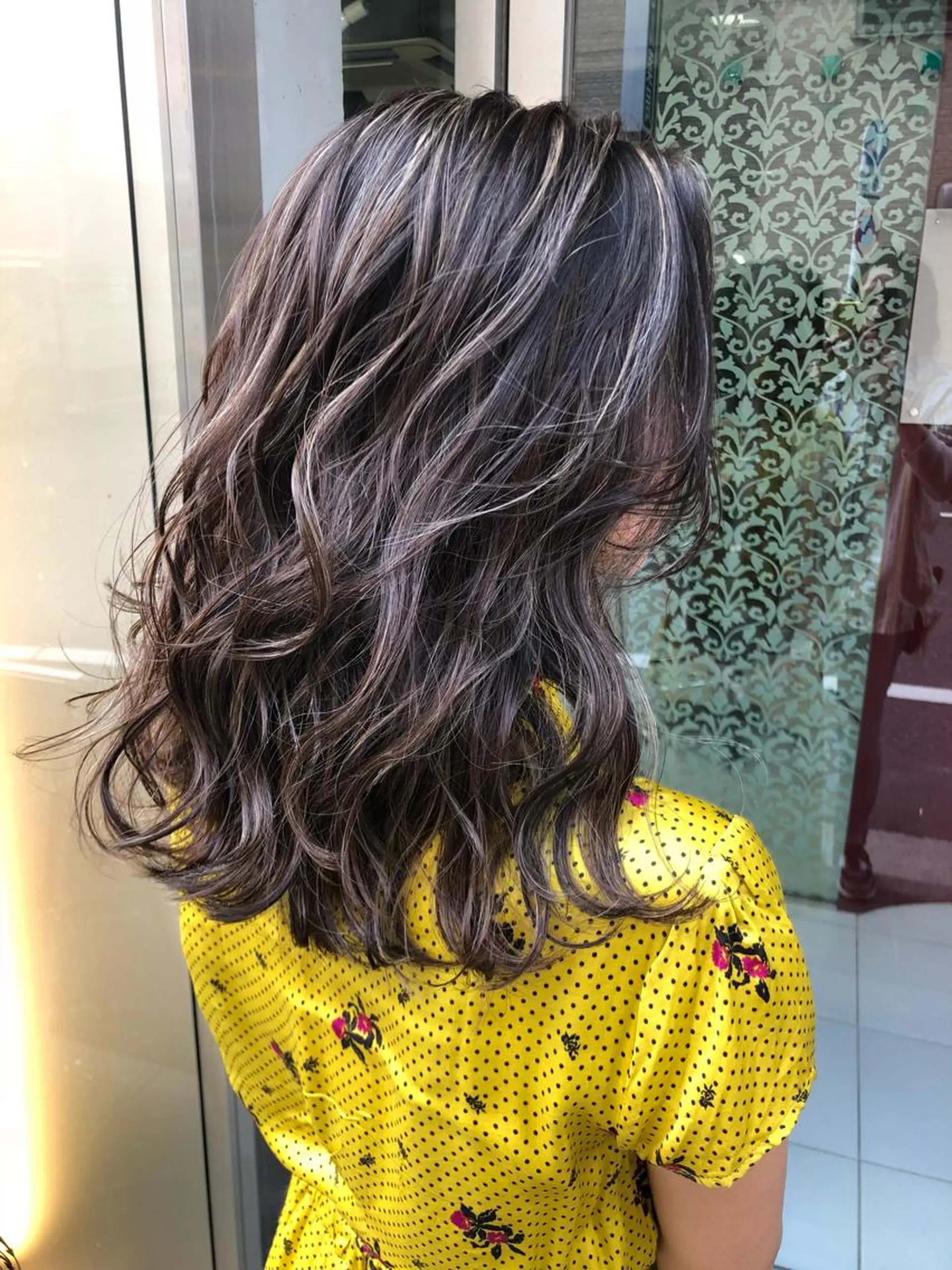 ロング ハイライト トップスタイリスト 小澤純一のヘアスタイル