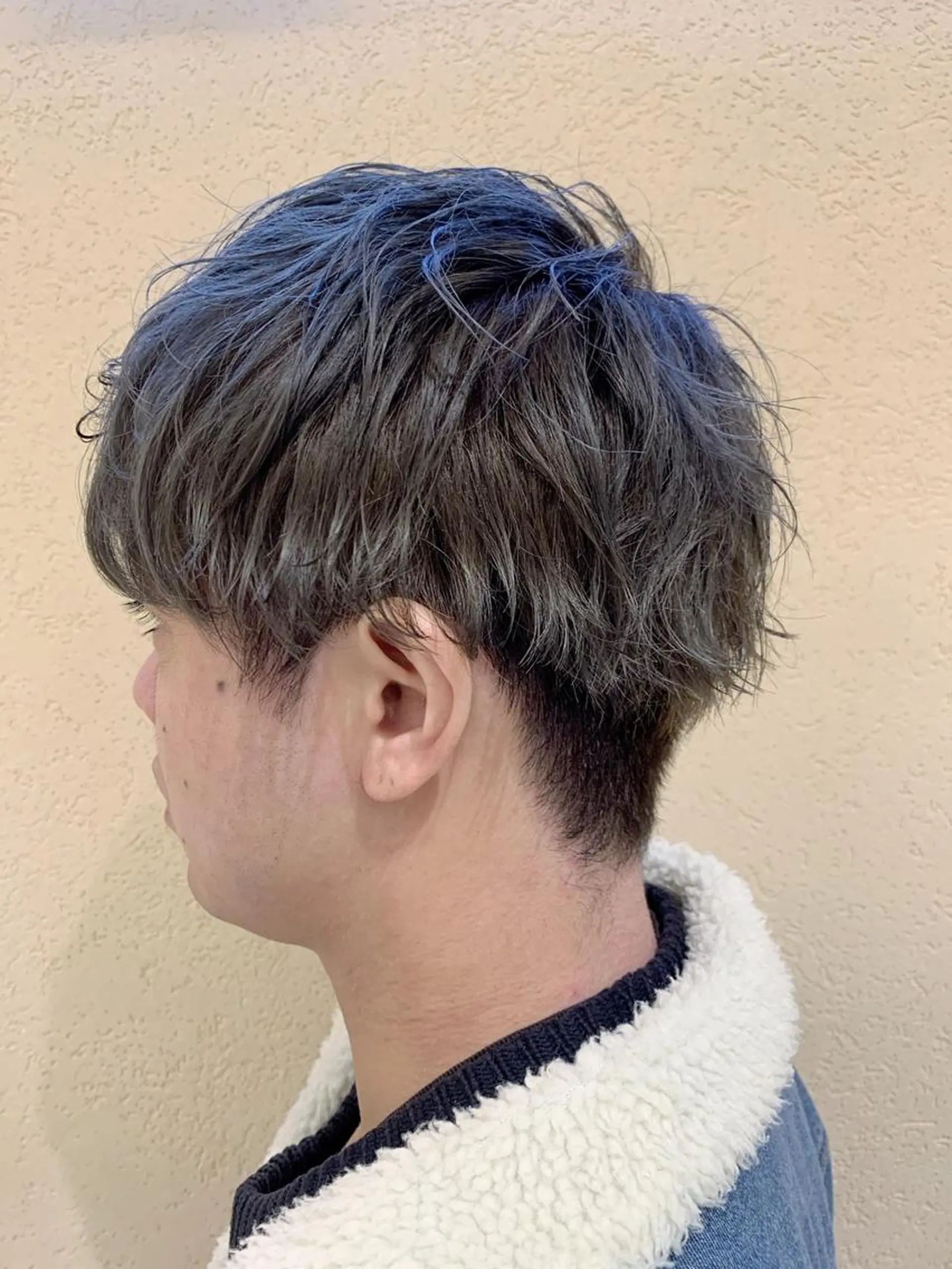 カラー メンズ メンズブリーチ ブリーチ 透明感カラー シルバー ヘアカラー 大人レイヤー×艶髪 小久保　春暁のヘアスタイル