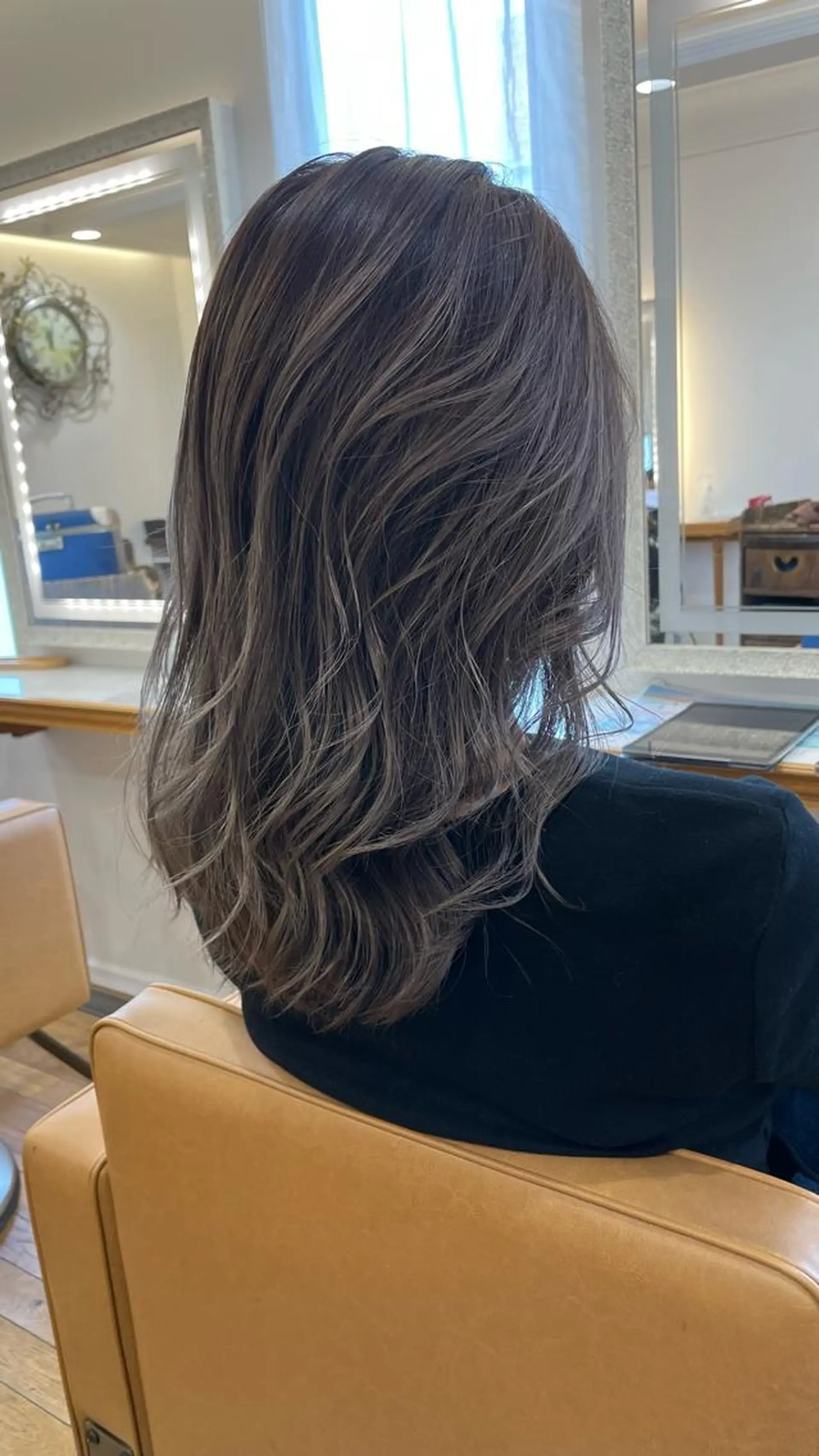 セミロング ヘアカラー トリートメント ブリーチ毛矯正.髪質 改善.髪にドラマをのヘアスタイル