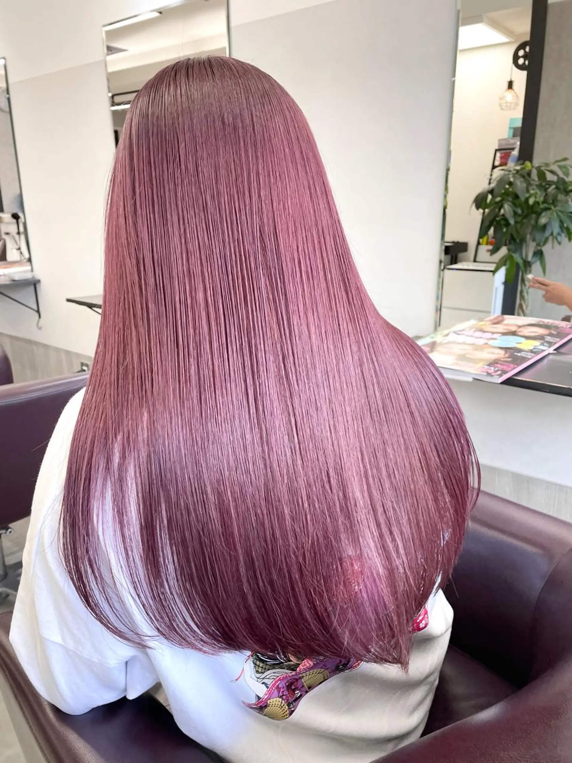 カラー AIRI layer cut hairのヘアスタイル