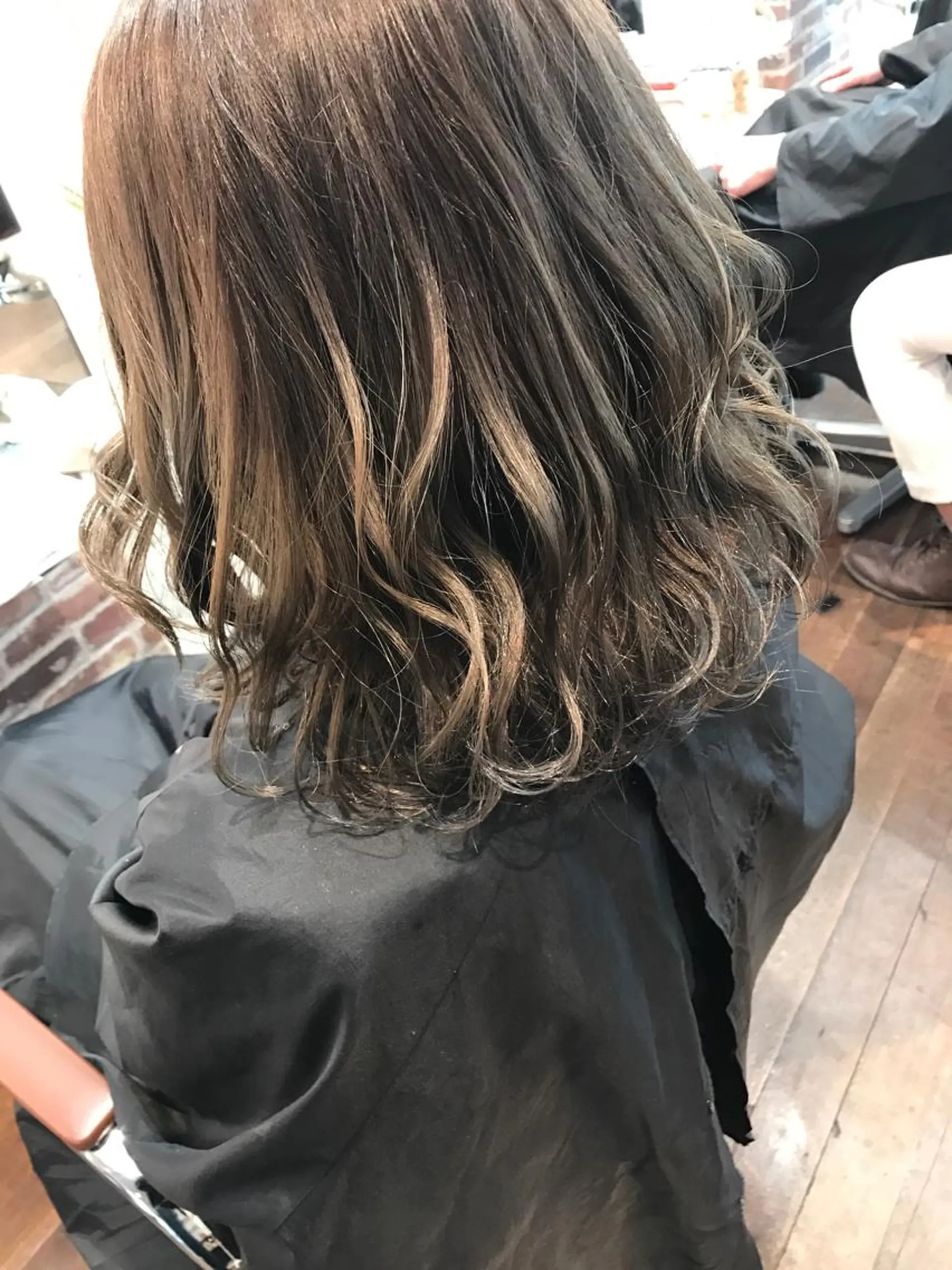 ミディアム カラー アッシュ ハイライトカラー ラベンダーカラー ラベンダーアッシュ ハイライト chic.🍋 Kirariのヘアスタイル