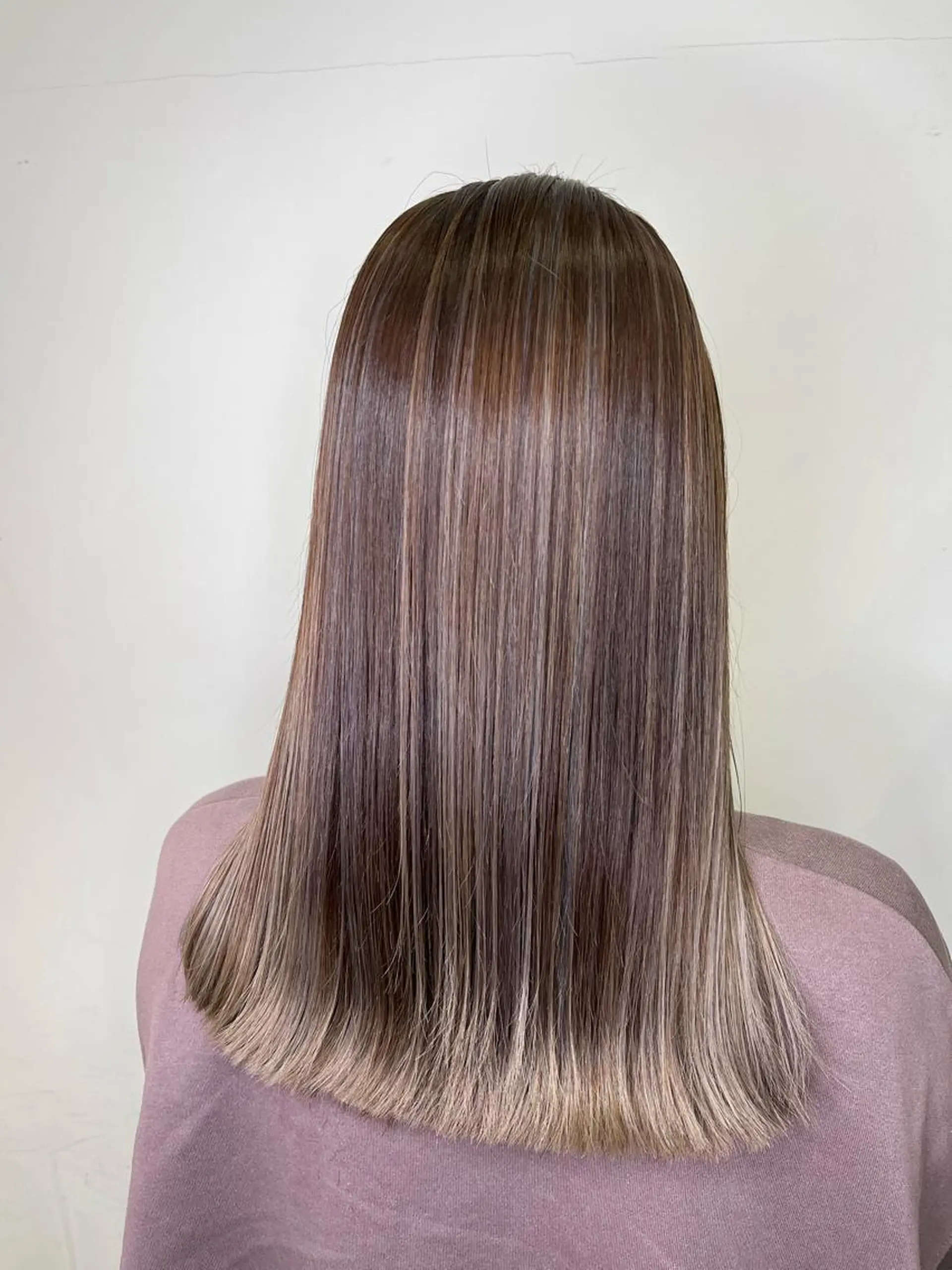 セミロング カラー カット ヘアカラー トリートメント 斉藤 翔平のヘアスタイル