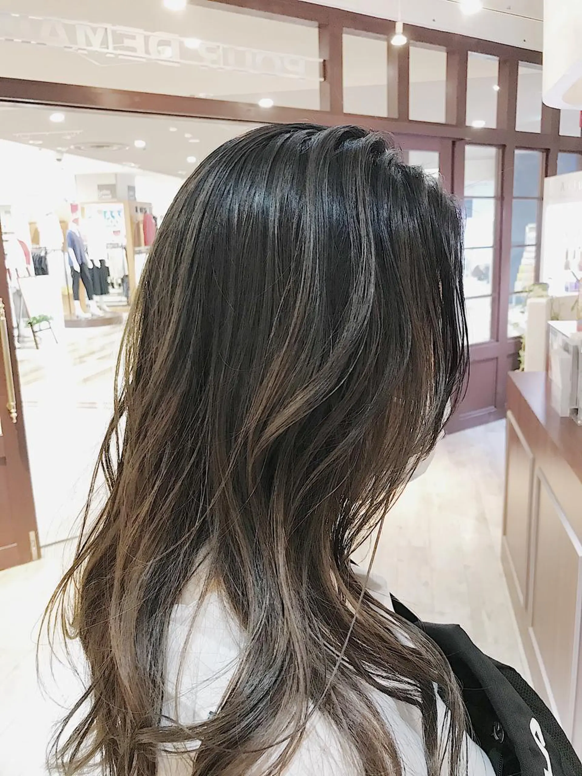 セミロング レイヤーカット カット ヘアカラー トリートメント 所渉/韓国レイヤー /ウルフカットのヘアスタイル