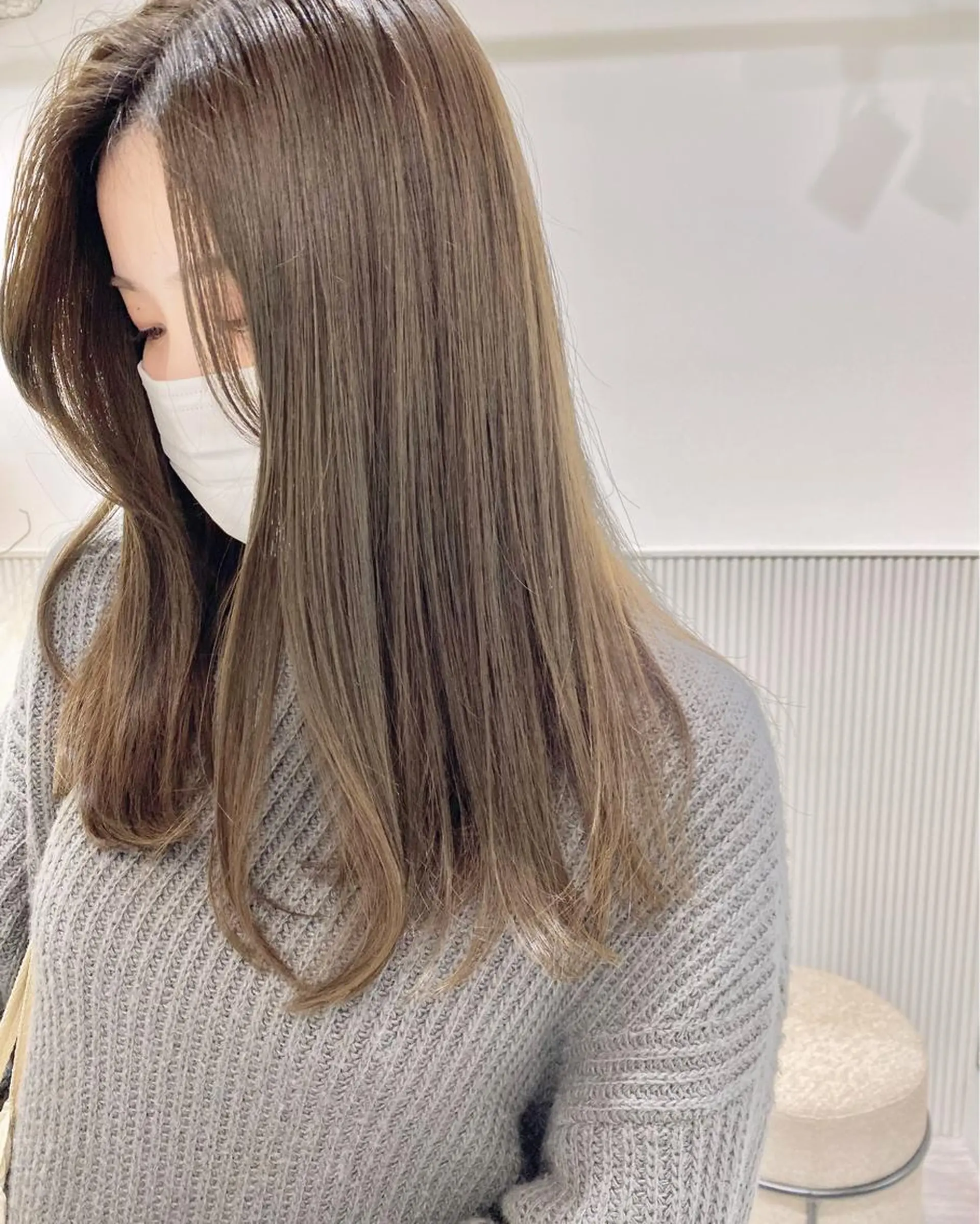 セミロング カラー ベージュカラー 透明感カラー グレージュ オリーブカラー 髪質改善 カット ヘアカラー トリートメント LOVESTOIKE 堂本のヘアスタイル