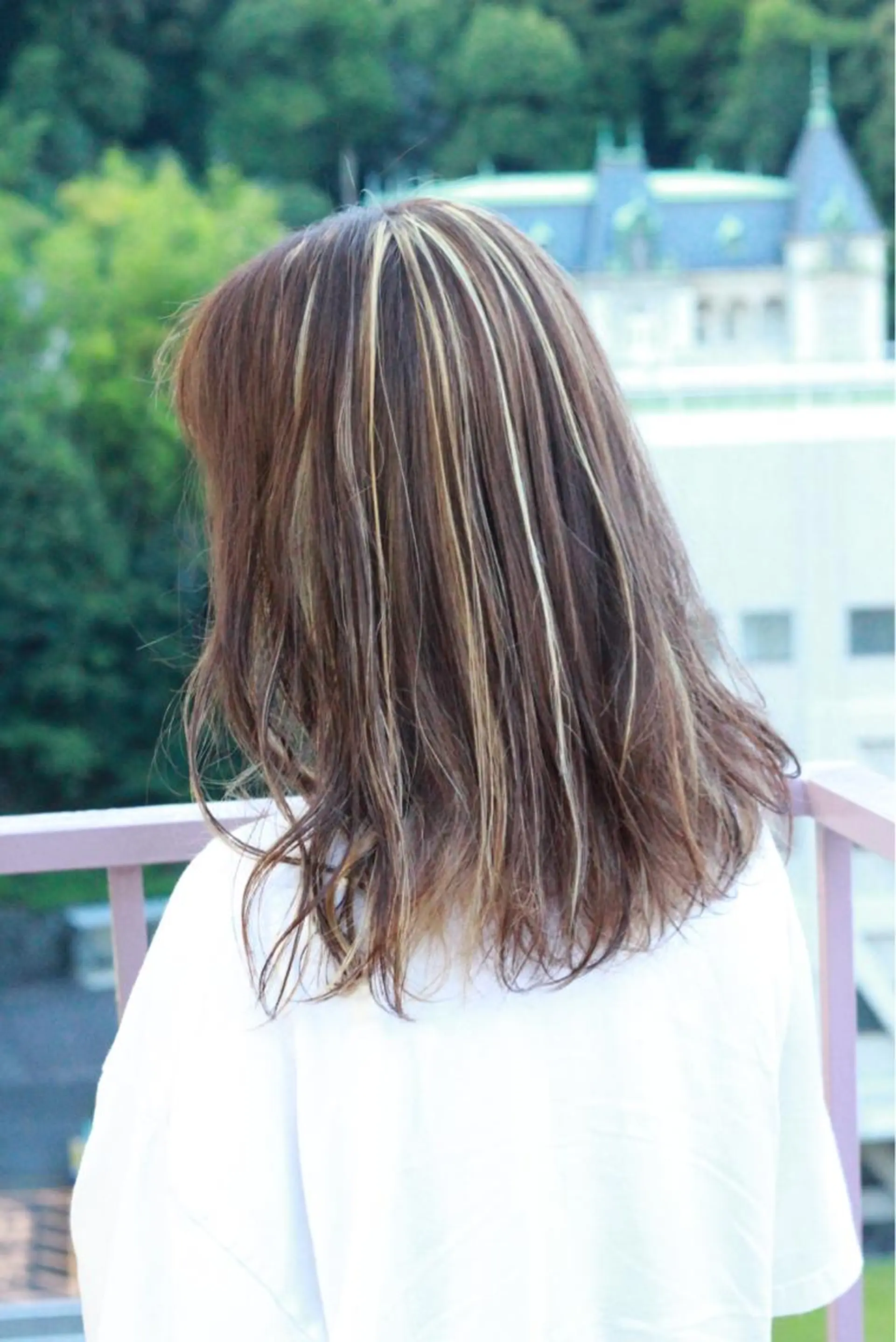 セミロング カラー 抜きっぱなしブロンド ハイライトカラー ハイライト Viage （ビアージュ）のヘアスタイル