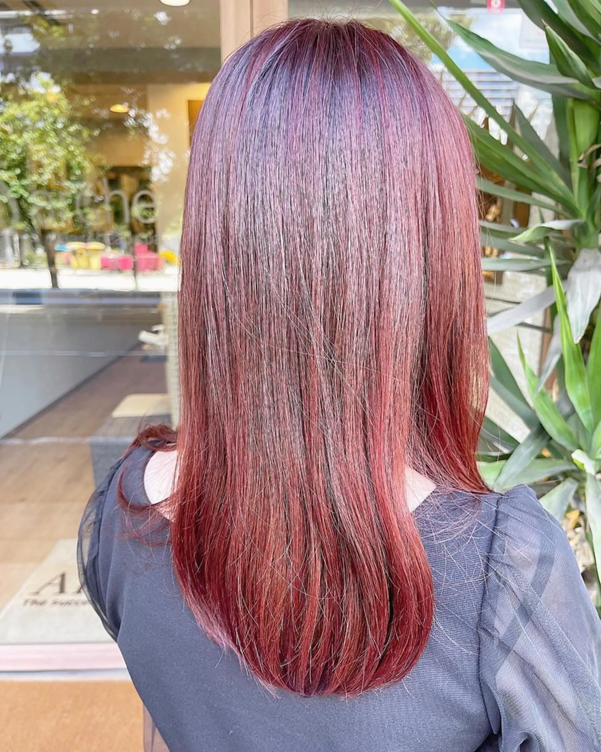 カラー バレイヤージュ 黒髪 ブリーチ ブルーカラー ブルーブラック 🫧髪質改善艶カラー _マエダ 🫧のヘアスタイル