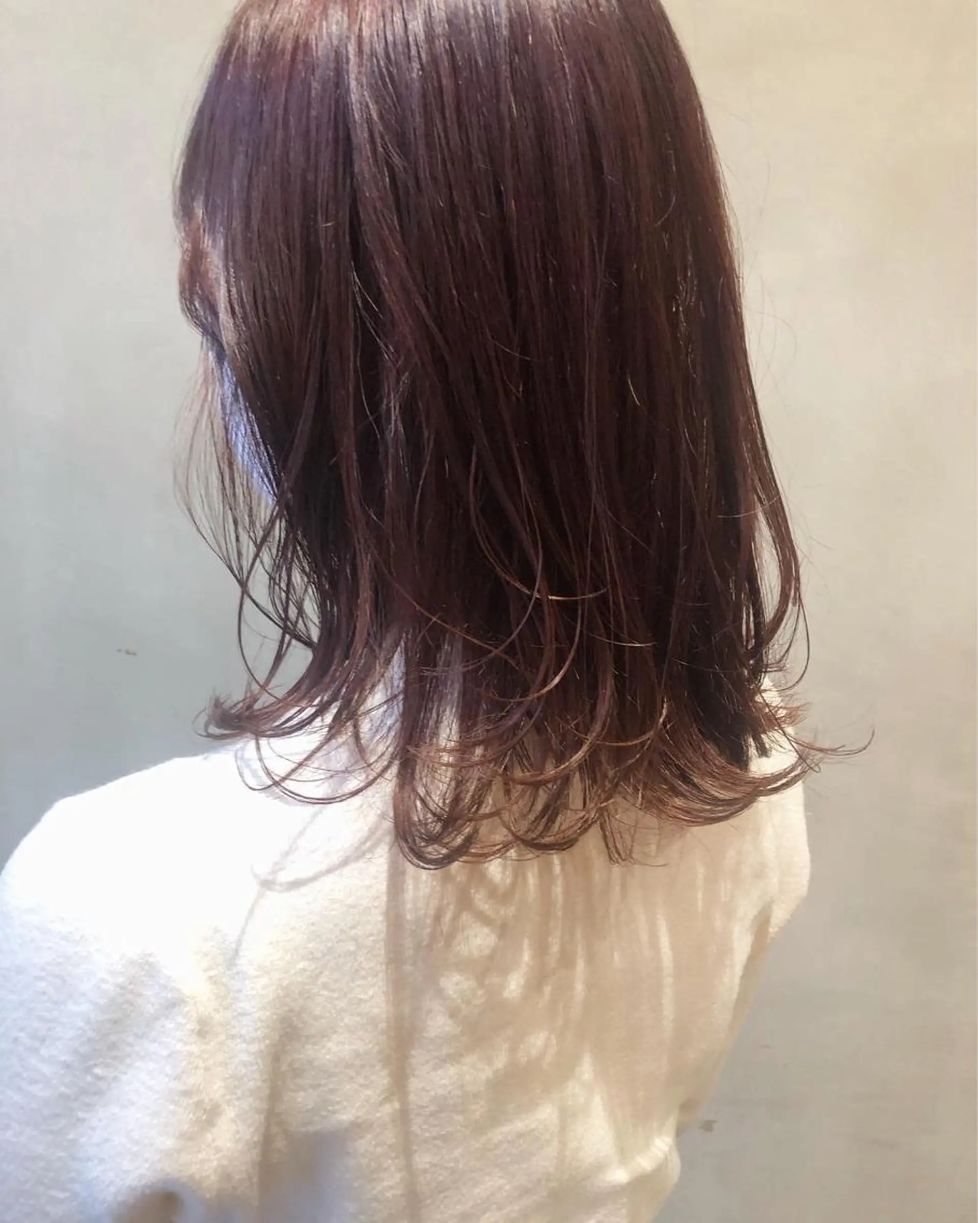 ミディアム カラー ヘアアレンジ ブラウンカラー ピンクカラー レッドカラー レッドブラウン レイヤーカット カット ヘアカラー トリートメント 酸性縮毛矯正🧴韓国 レイヤー/髪質改善のヘアスタイル
