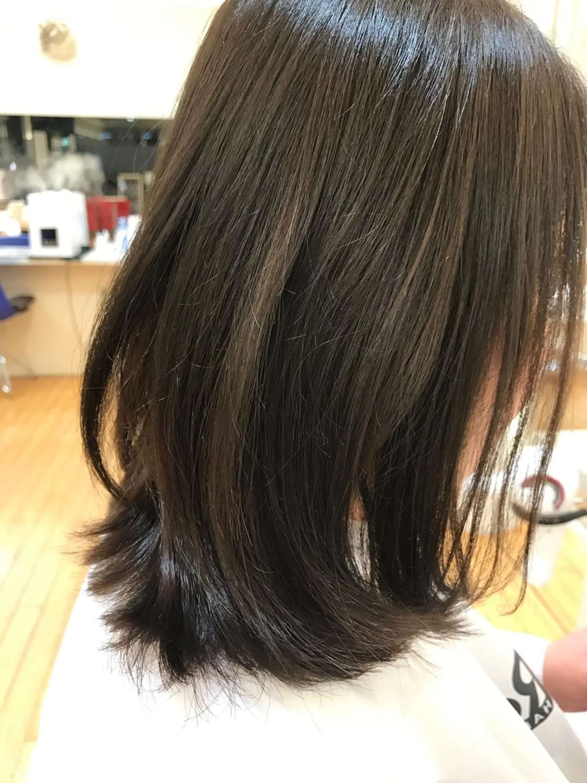 ミディアム カラー アッシュ ベージュカラー イルミナカラー タジマ ヤスヒサのヘアスタイル