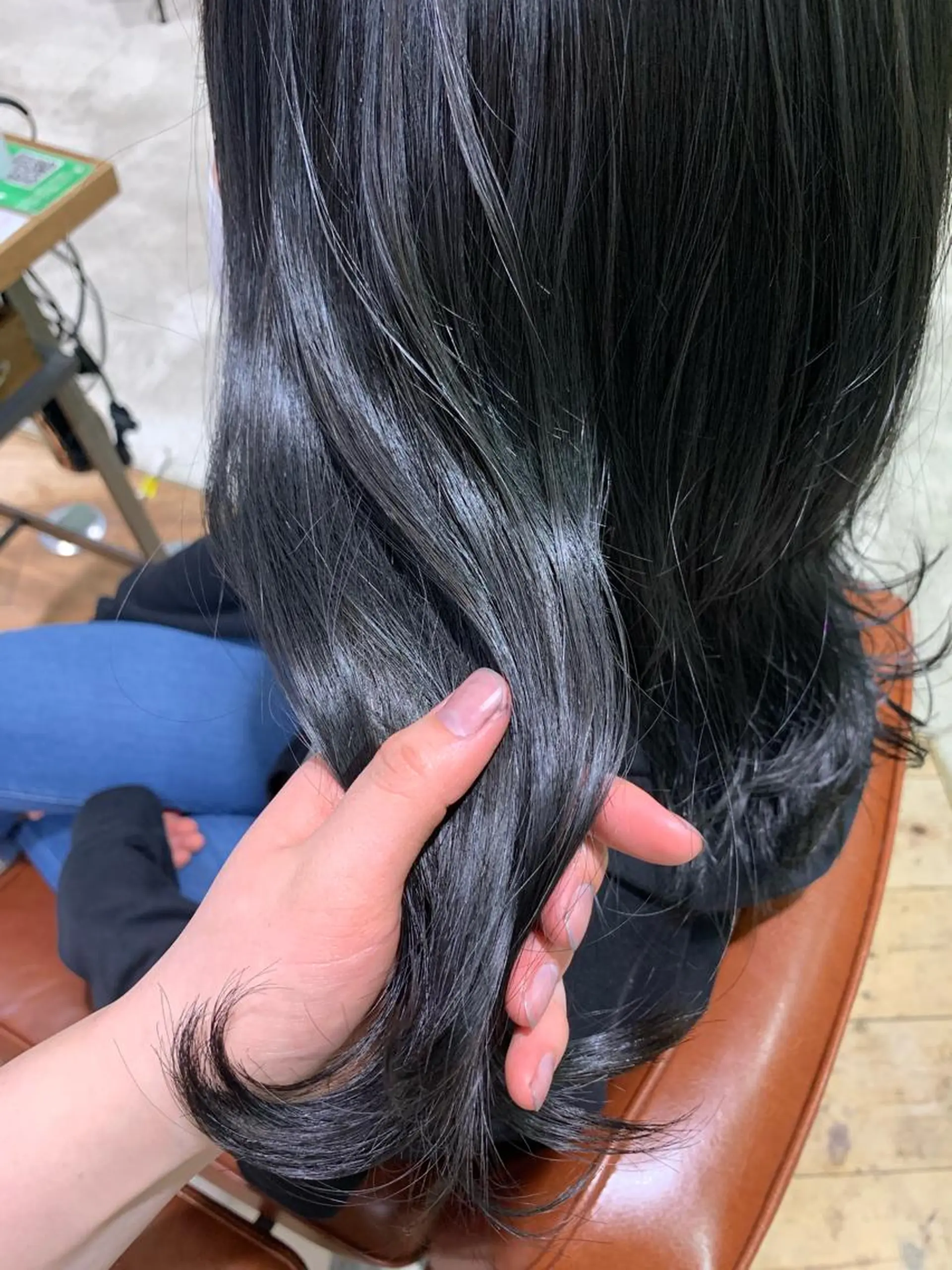 セミロング ヘアカラー 飯田 愛結のヘアスタイル