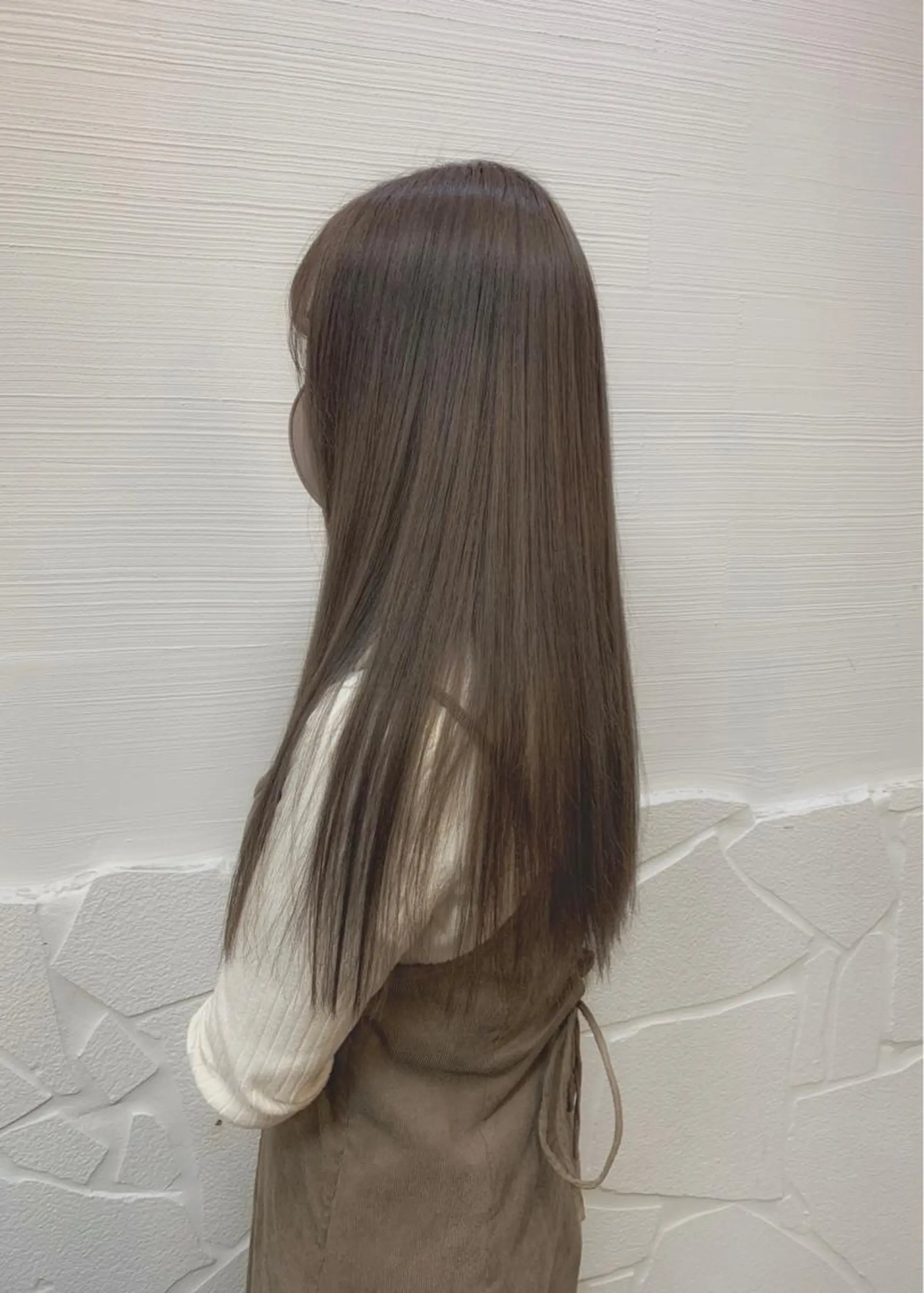 ロング カラー グレージュ ヘアカラー トリートメント 矢野 晃平のヘアスタイル