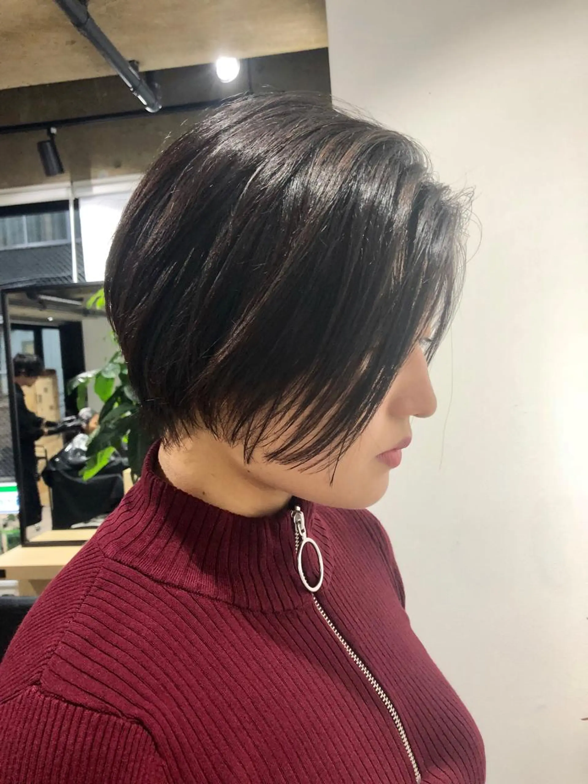 ショート FOLK所属・白髪ぼかしハイライト バレイヤージュヤマトのヘアスタイル