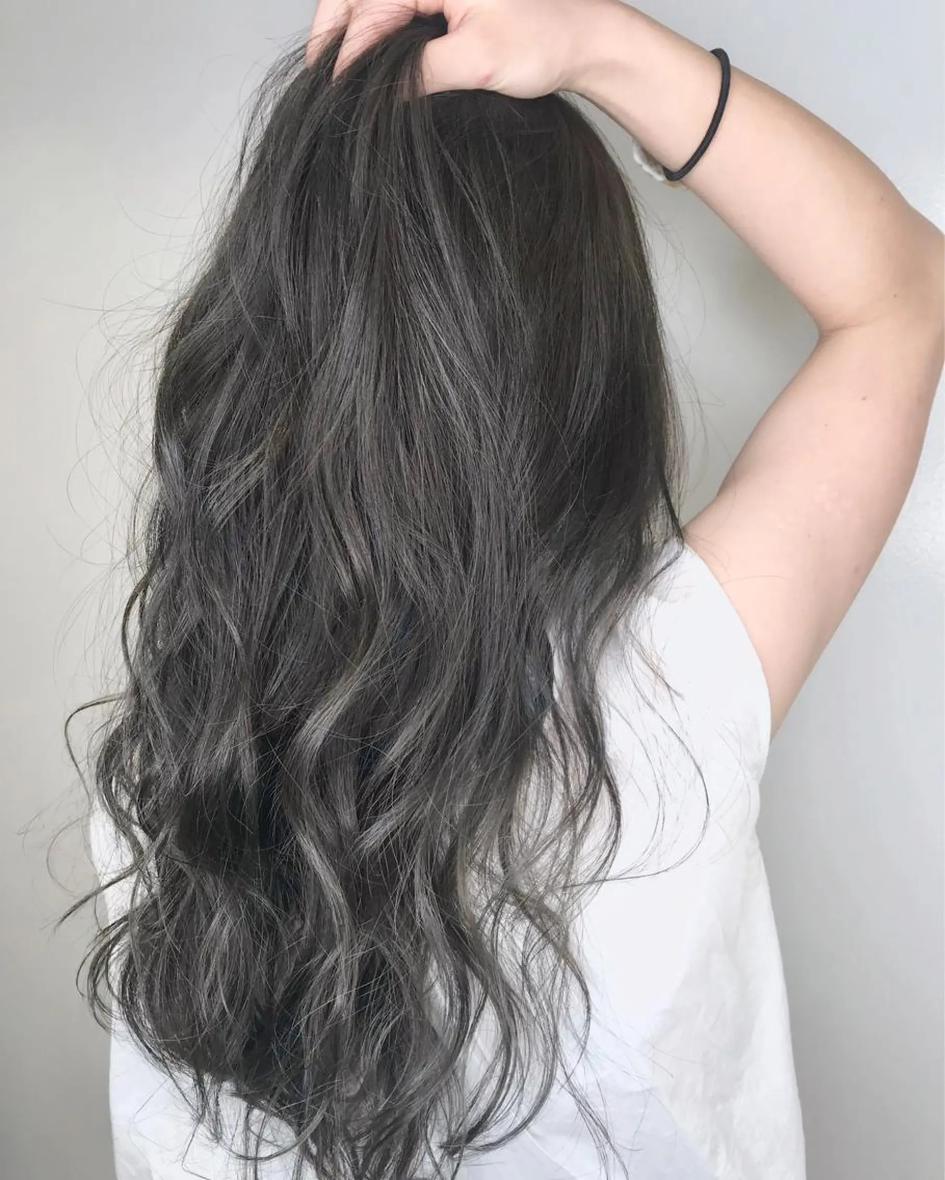 ロング カラー グレージュ ハイライトカラー ハイライト 森本 笑のヘアスタイル