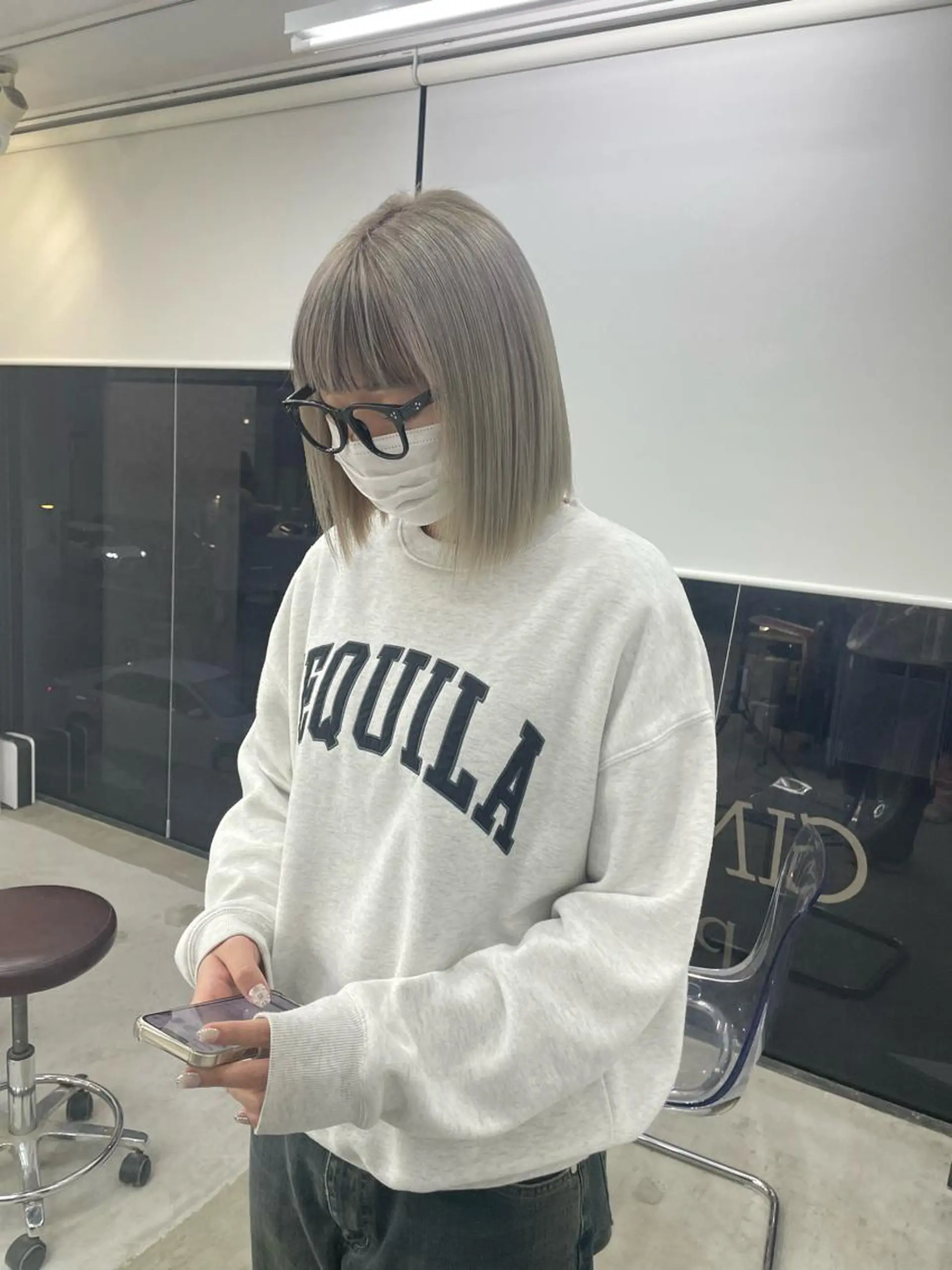 ショート カラー 黒髪 asumi/栄/ハイ トーン/ブリーチ/のヘアスタイル