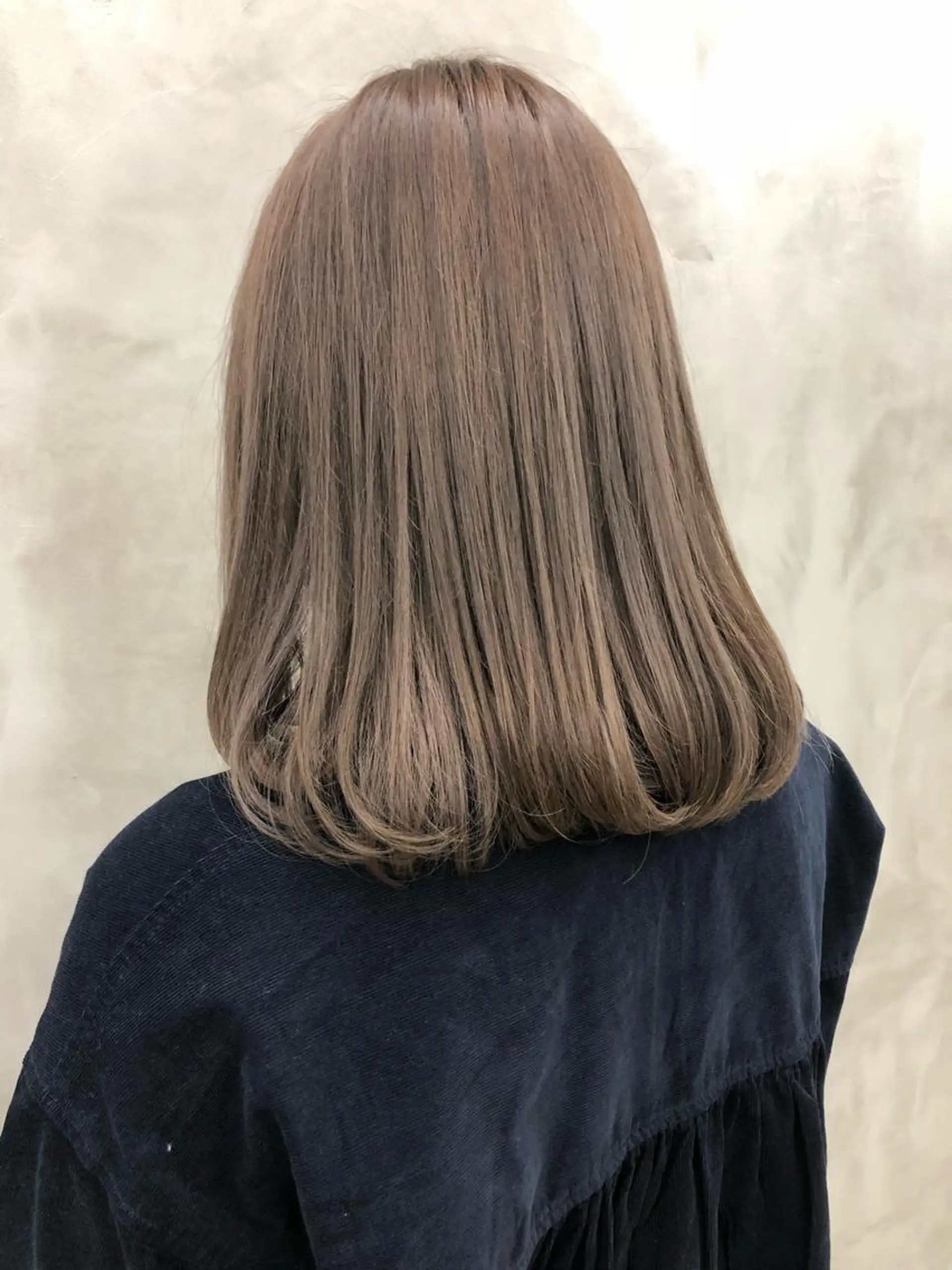 ミディアム カラー アッシュ ベージュカラー ハイトーンカラー ショート・ボブ 徳竹淳一のヘアスタイル