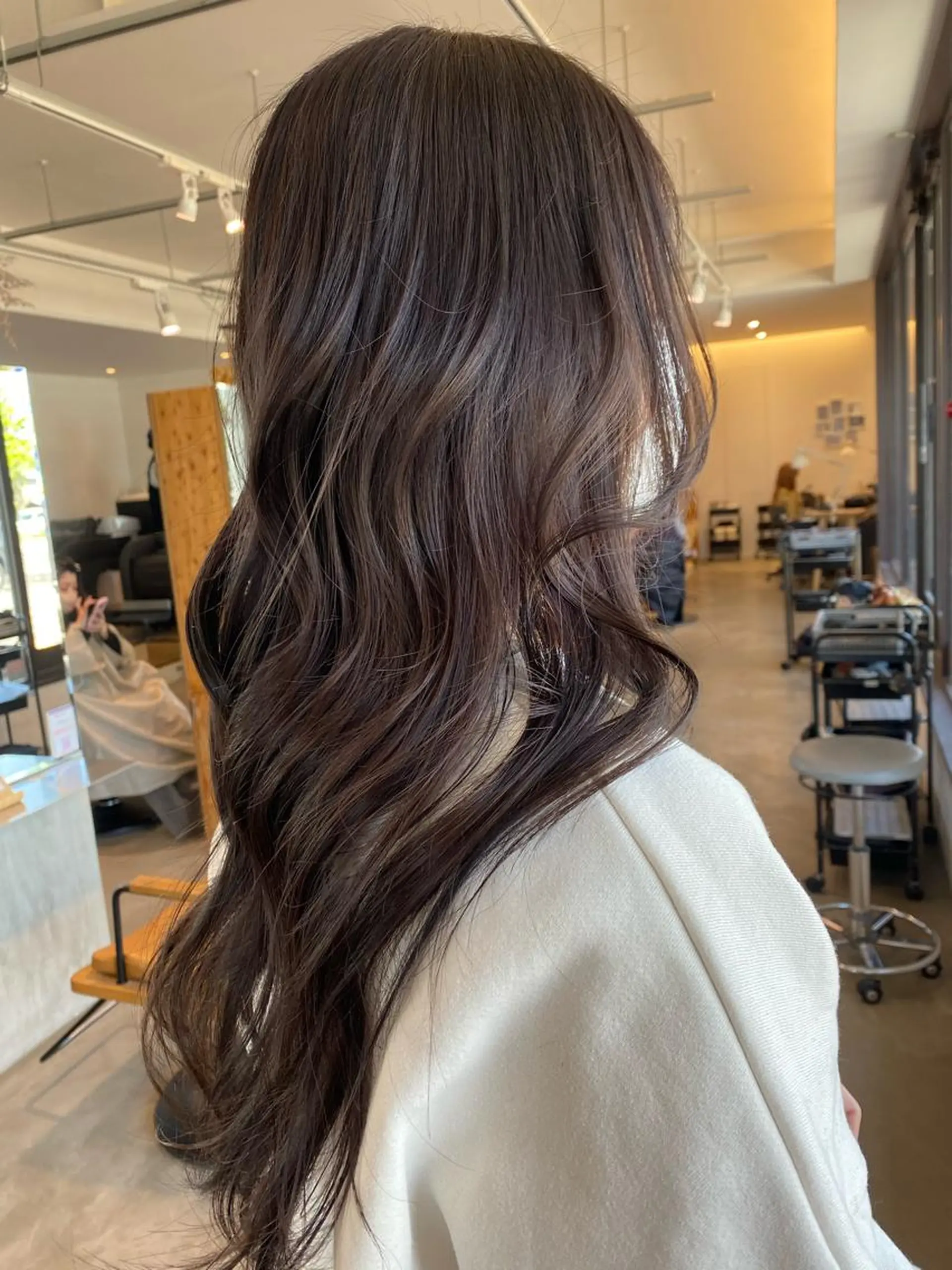 カラー グレージュ ラベンダーカラー ラベンダーグレージュ ラベンダーグレー くろだ まみのヘアスタイル