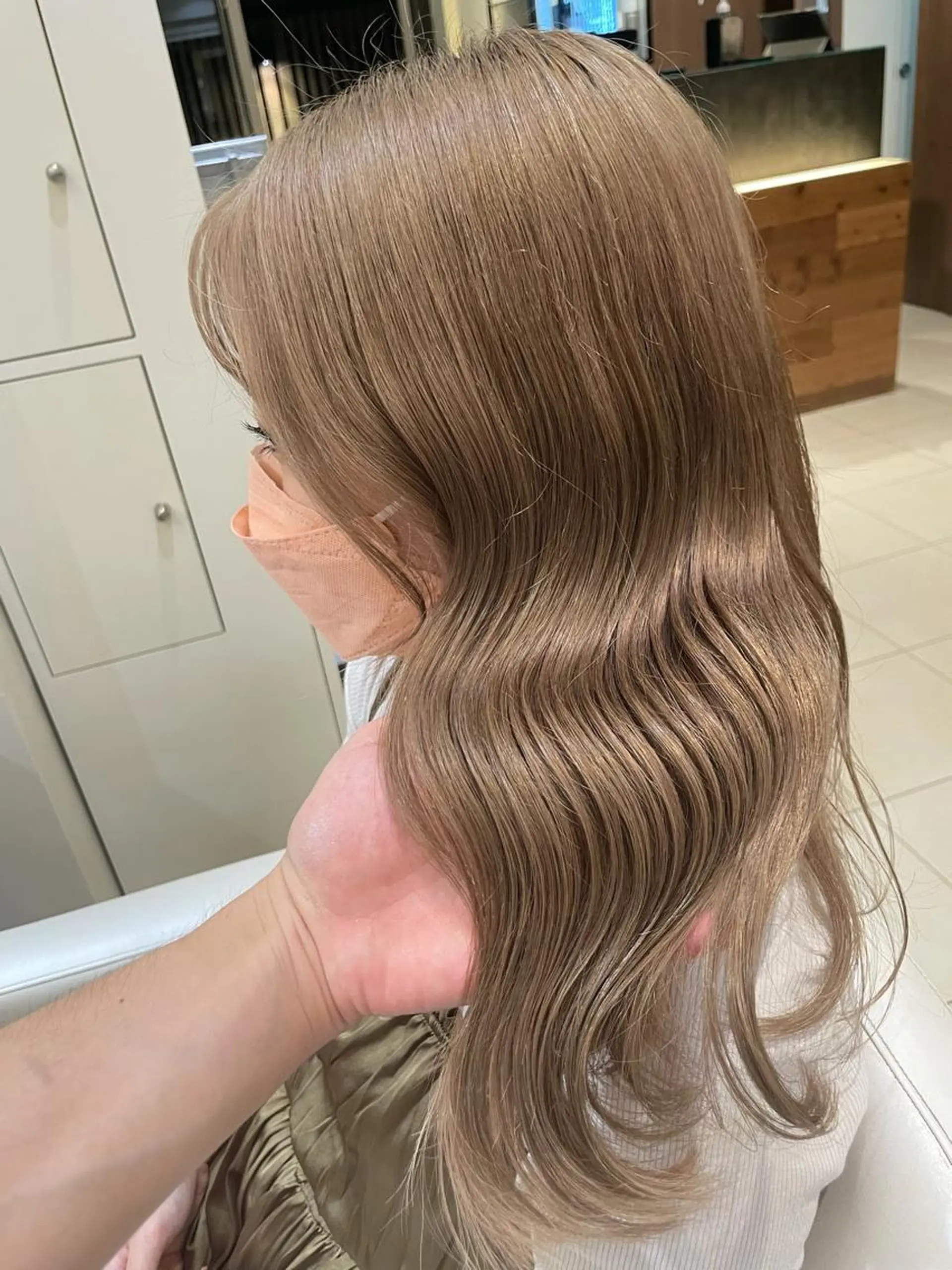 ロング カラー ベージュカラー ミルクティーベージュ カット ヘアカラー トリートメント matiz マティス 表参道所属・🩵アンブレラカラー 髪質改善 丸尾】のヘアスタイル