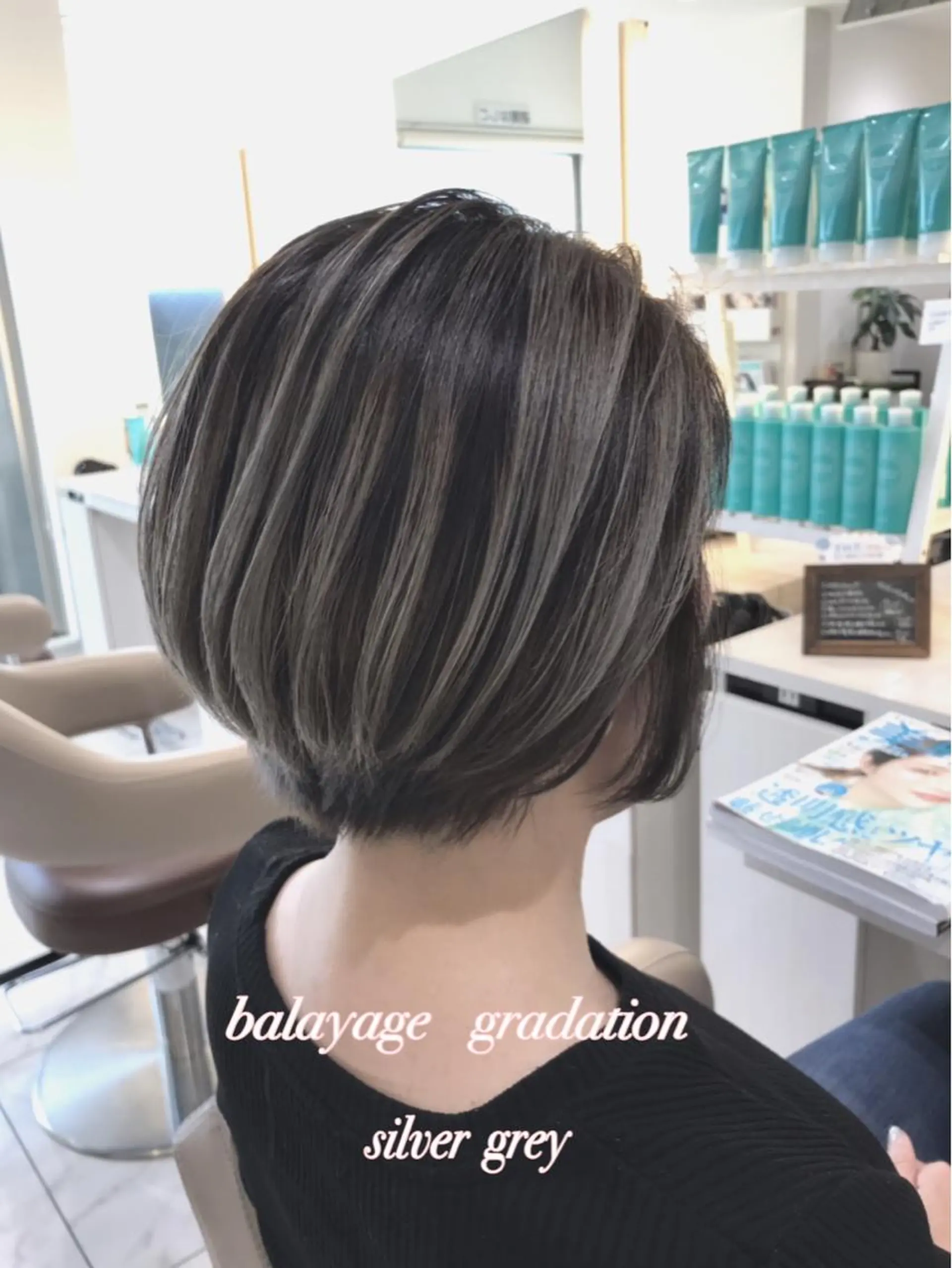 ショート カラー バレイヤージュ グラデーションカラー シルバー レイヤーカット カット ヘアカラー 山崎俊輔/髪質改善 /バレイヤージュのヘアスタイル
