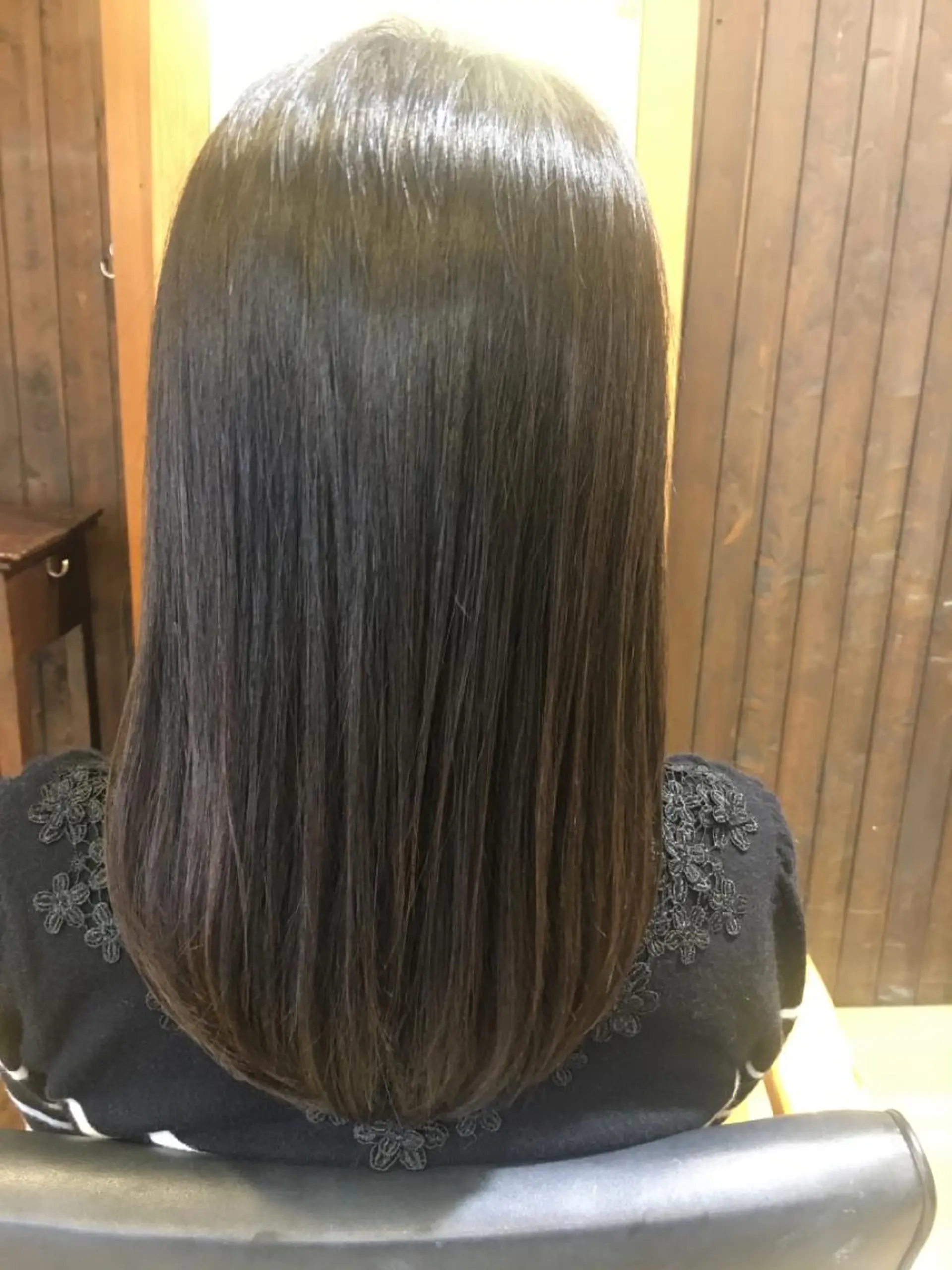 セミロング 縮毛矯正 トリートメント ヘアカラー ルミ エールのヘアスタイル