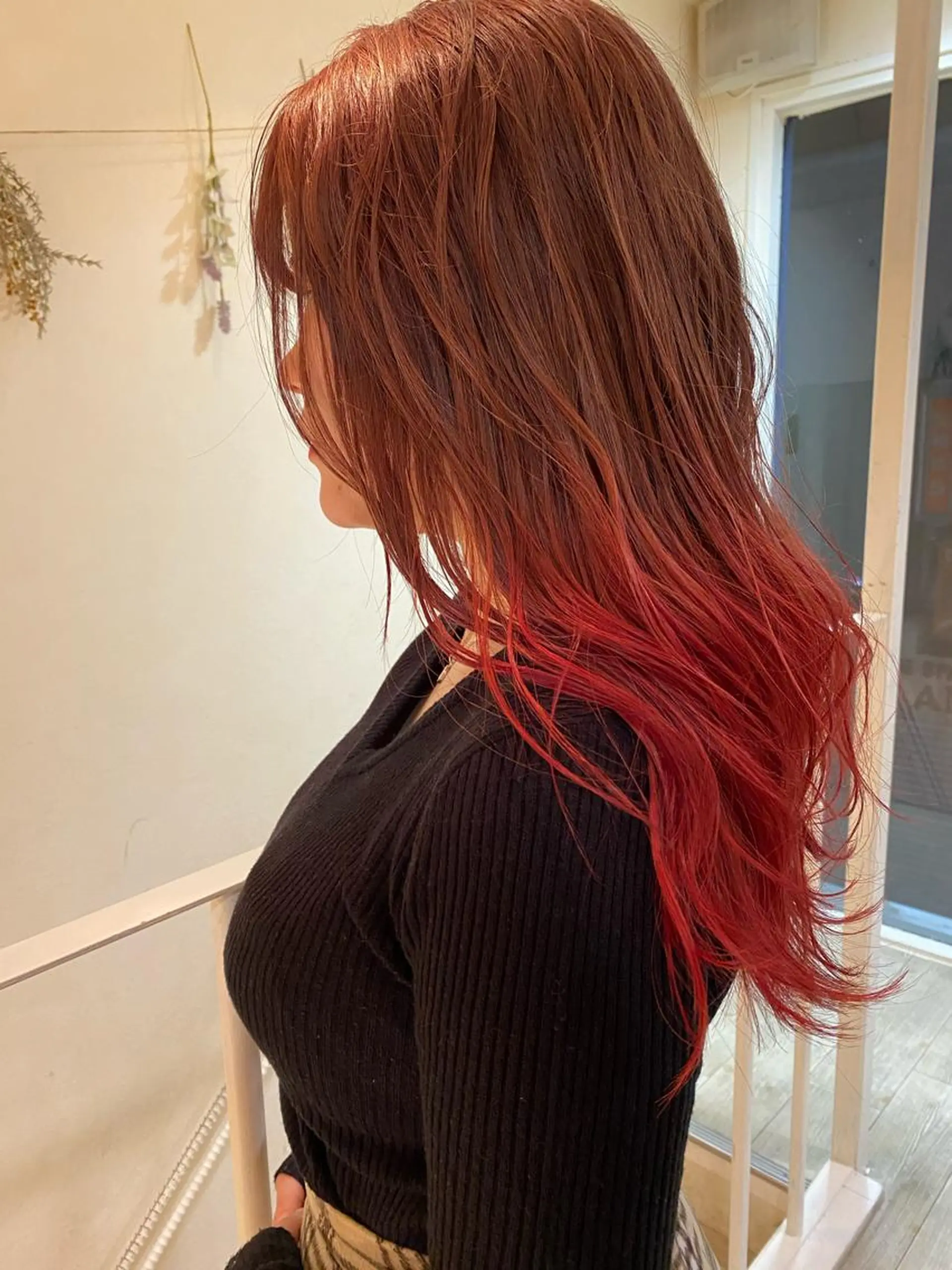 ロング カラー デザインカラー 前竹 那生のヘアスタイル