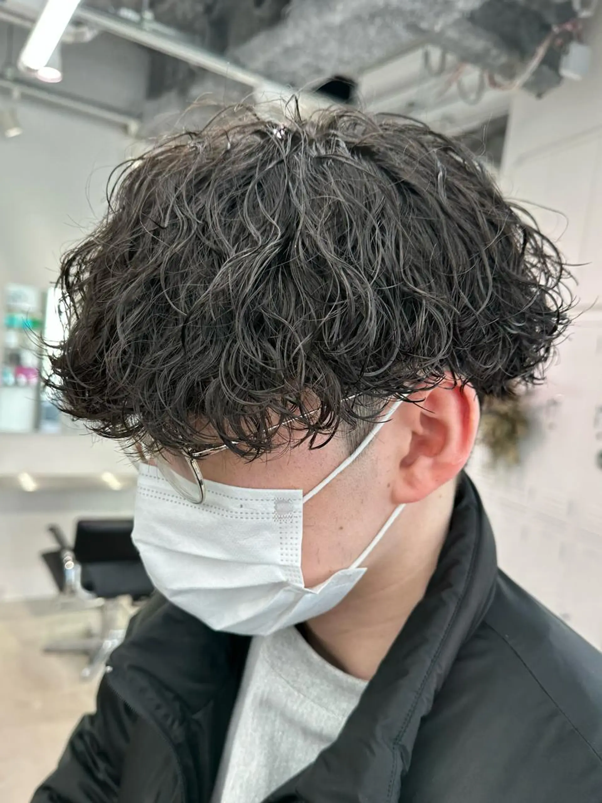 ミディアム パーマ メンズ ミディアムパーマ マッシュ メンズパーマ ツイストスパイラルパーマ 波巻きパーマ カット パーマ fifth 天神大名所属・天神大名メンズパーマ メンズショートのヘアスタイル