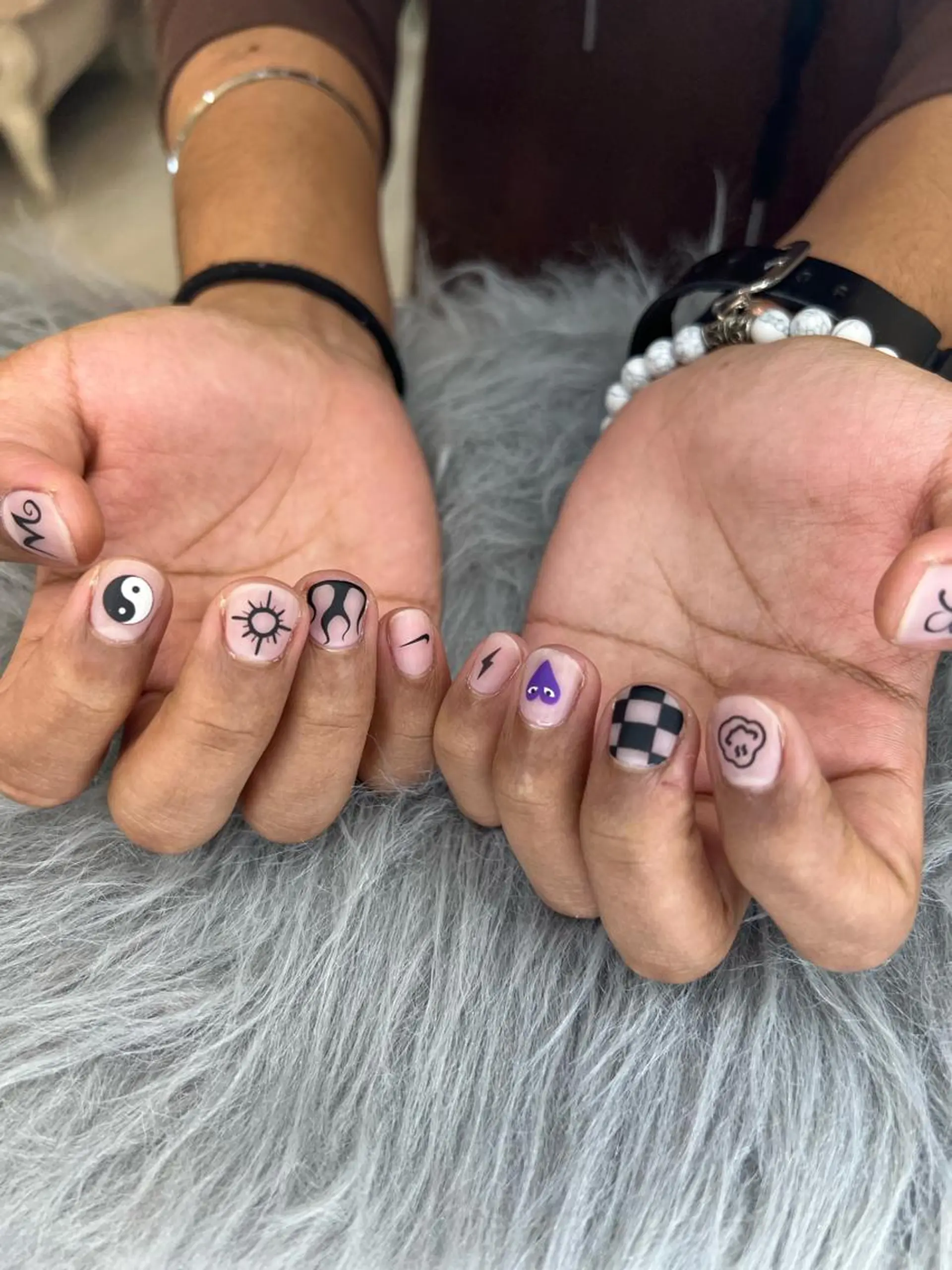 ネイル Silent 話さないネイルサロンのネイルデザイン