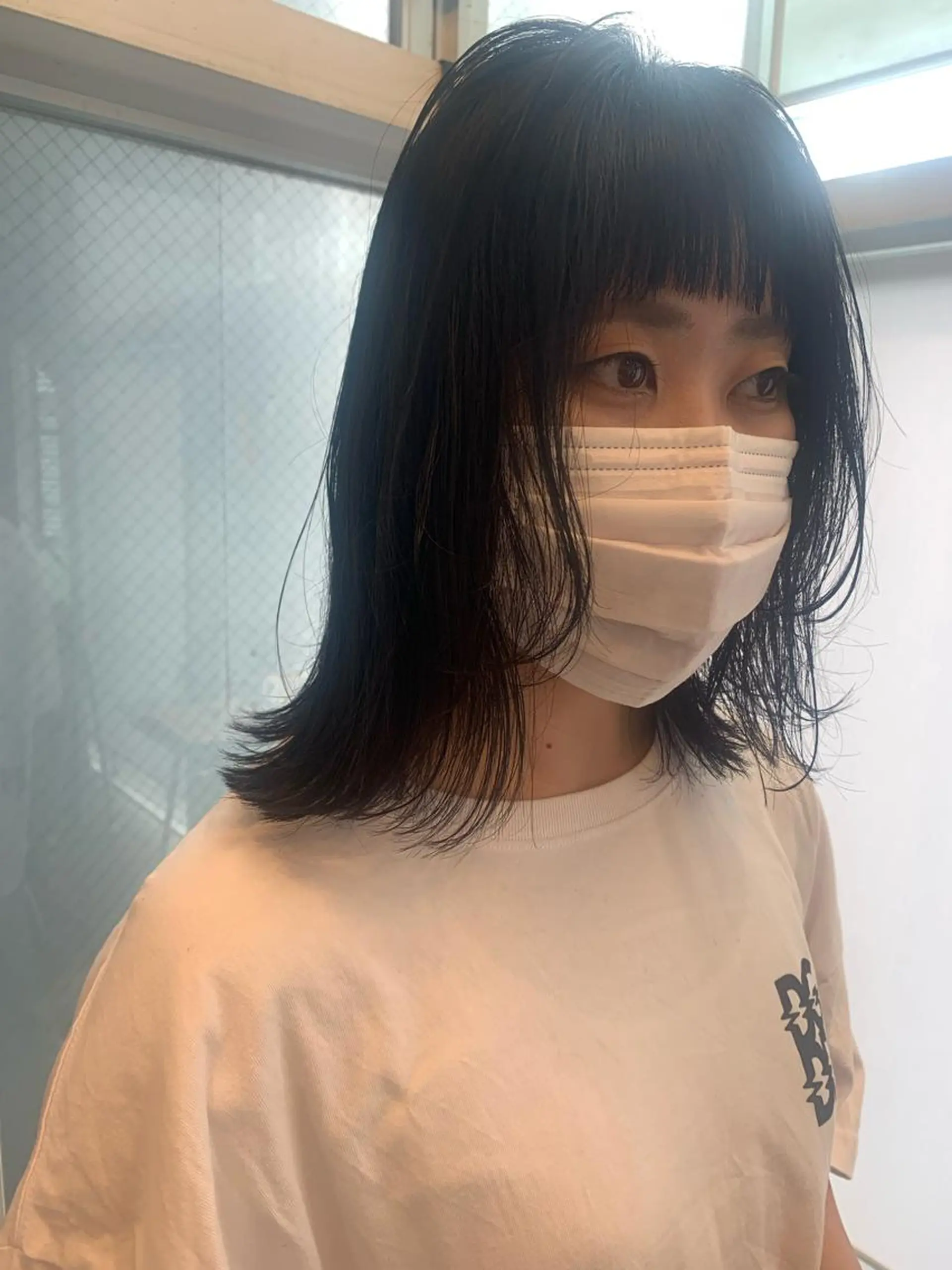 ミディアム 末次 史奈のヘアスタイル