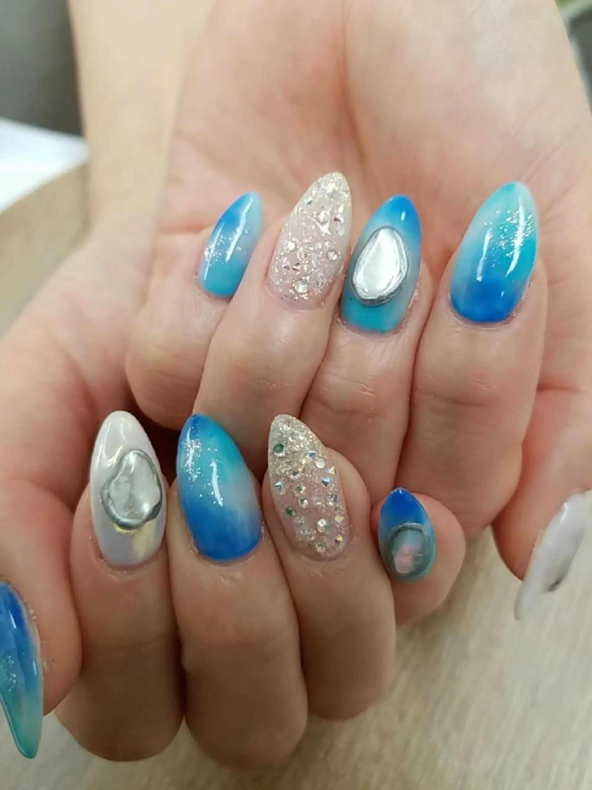 ネイル アートネイル フットネイル ジェルネイル 持ち込み ニュアンスネイル 河野ちえ (雑誌掲載サロン)のネイルデザイン