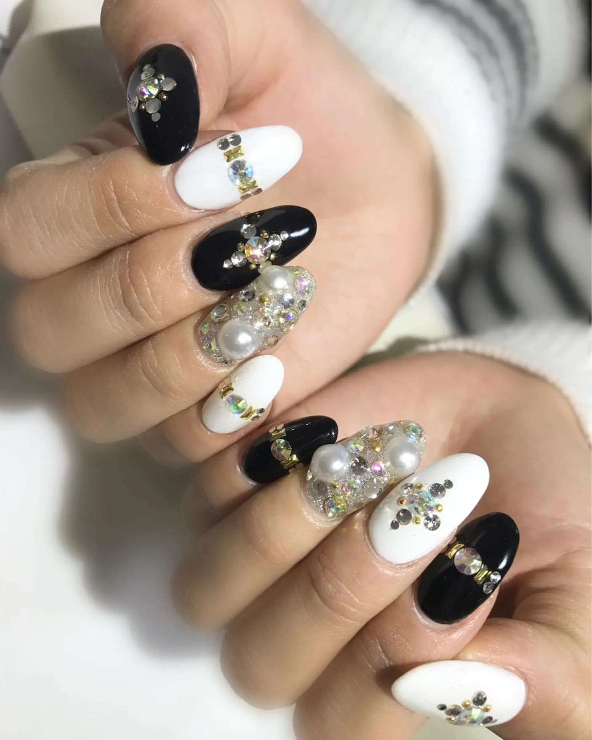 ネイル フットネイル シンプルネイル 春ネイル ストーンネイル 夏ネイル nail fufla ♡yamane♡のネイルデザイン