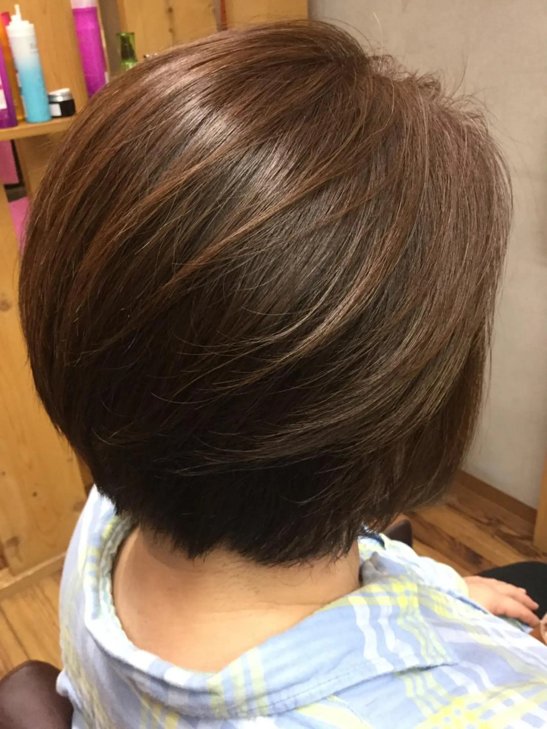 ショート カラー ブリーチ グラデーションカラー イルミナカラー ショートヘア 後藤 健史のヘアスタイル