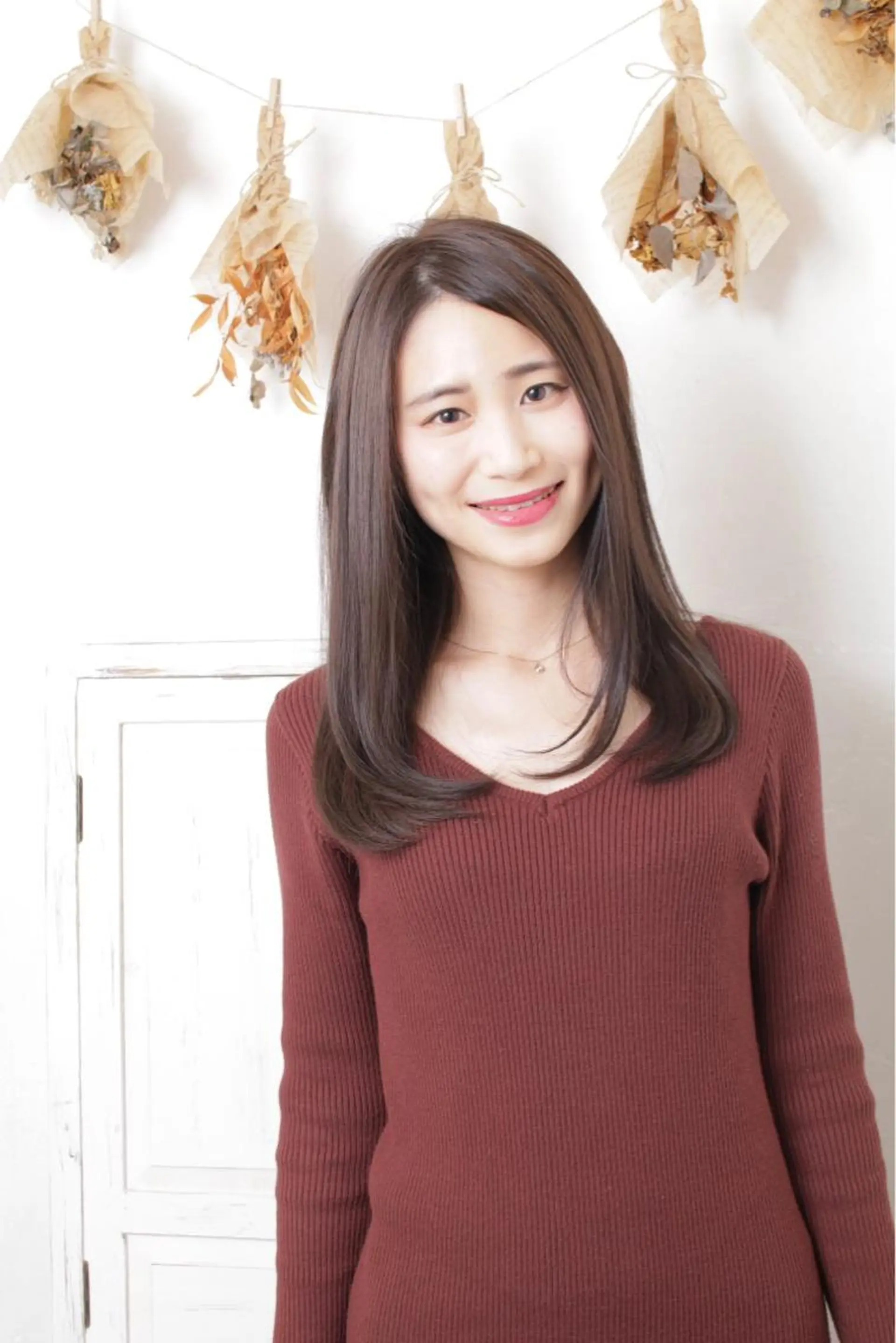 セミロング カラー パーマ ヘアアレンジ 推し活専用 【派手髪】飯野ゆかりのヘアスタイル