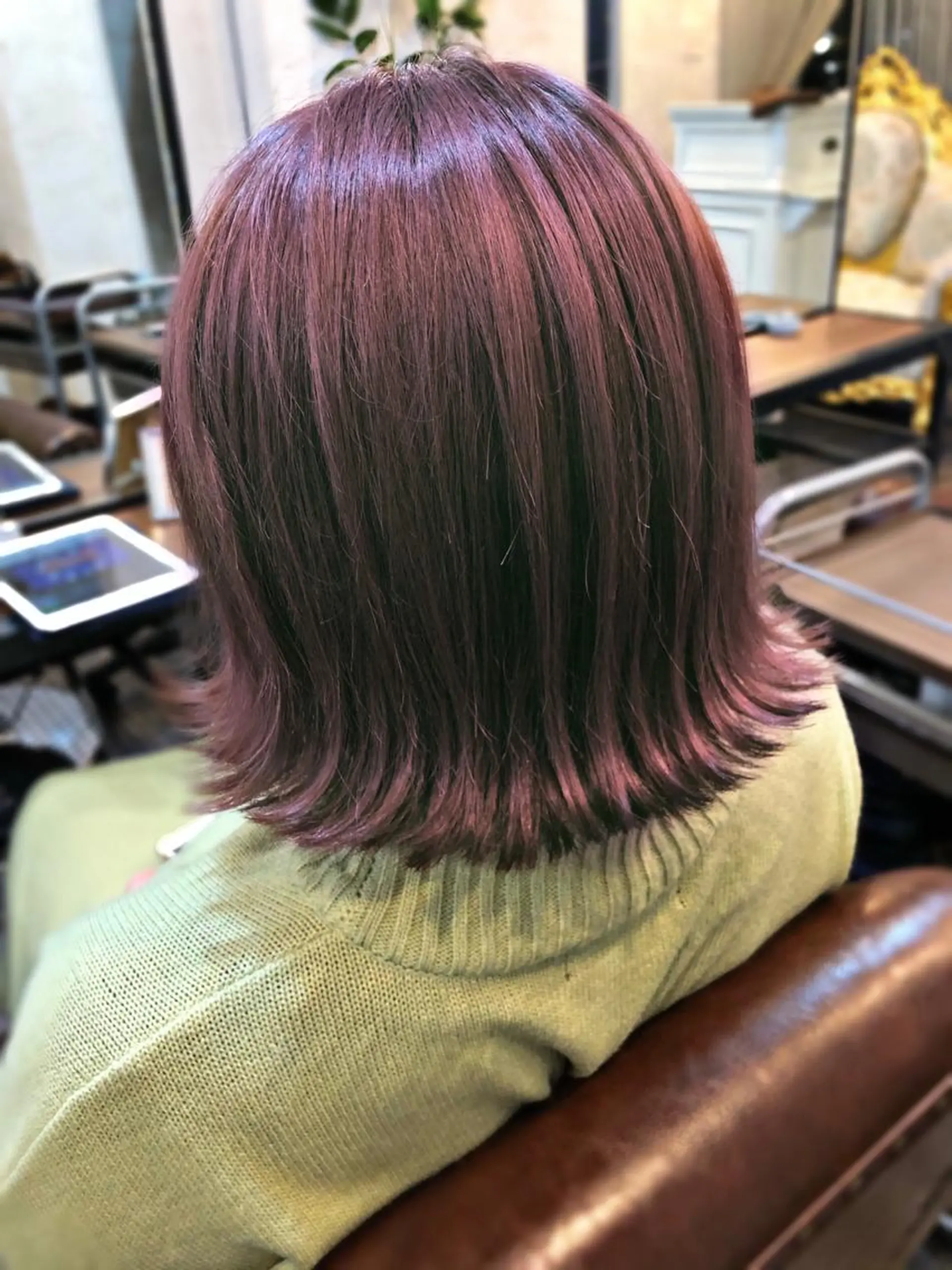ミディアム カラー 出雲 莉奈のヘアスタイル