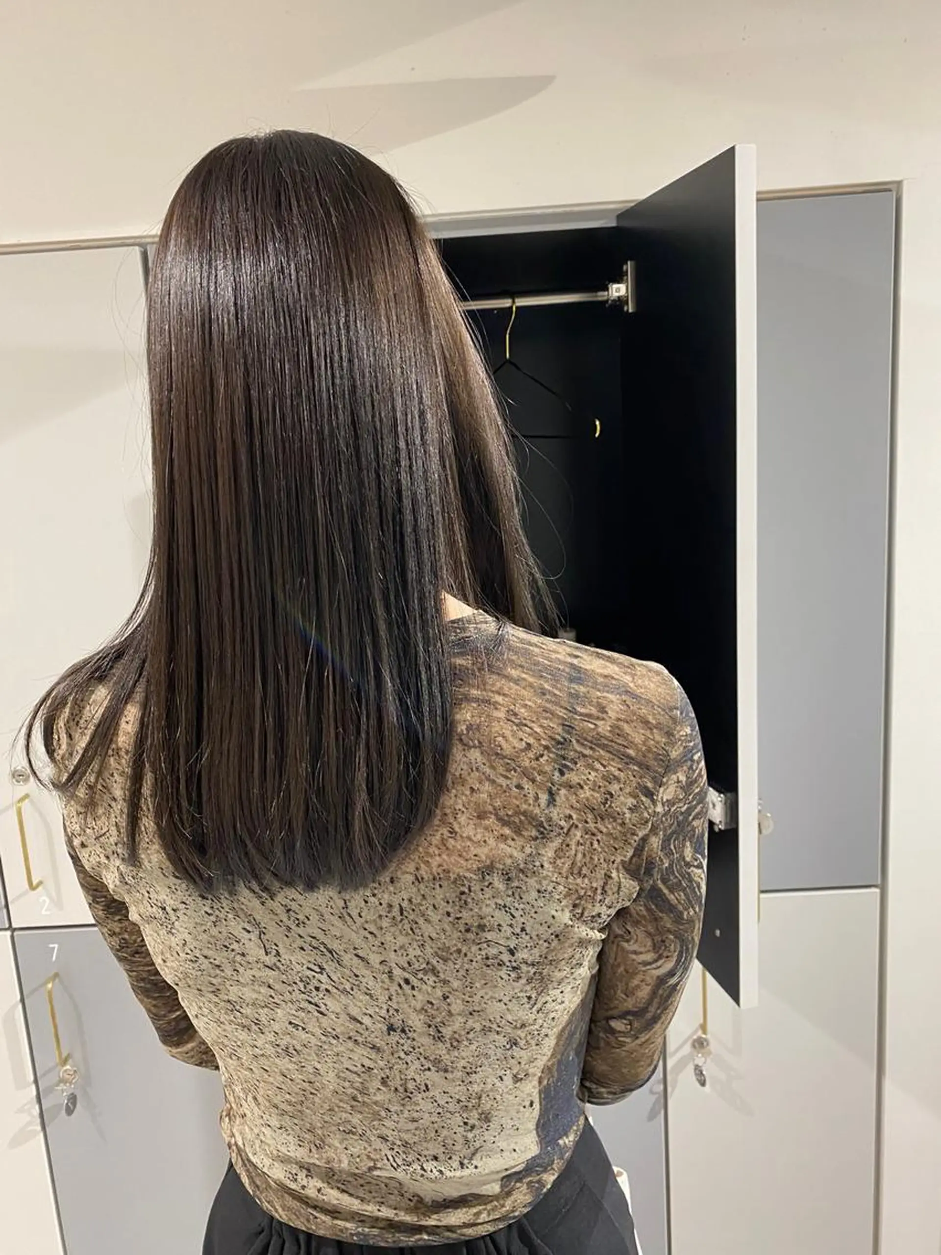 ミディアム カラー グレージュ 髪質改善 LOVESTOIKE 堂本のヘアスタイル