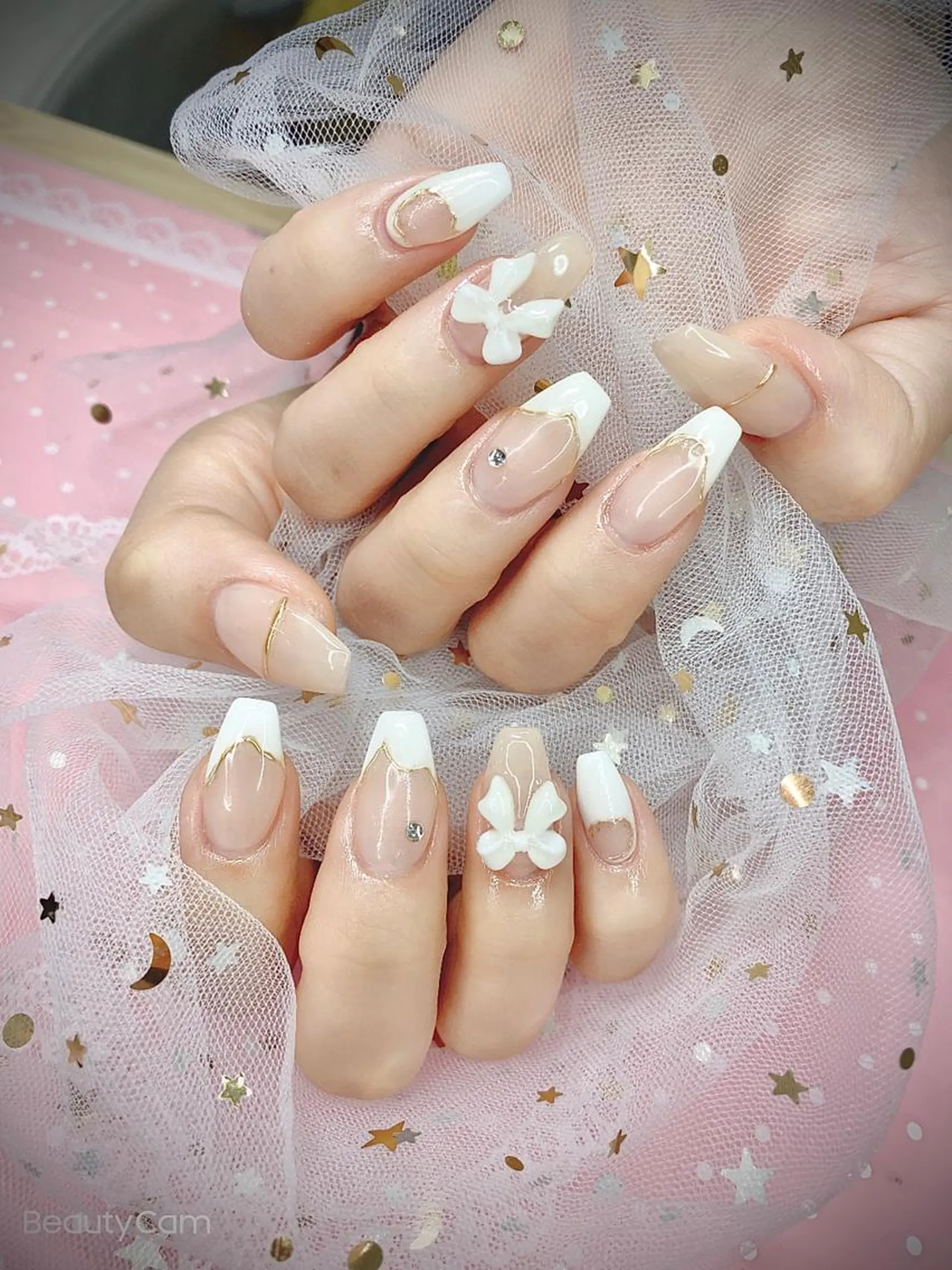 ネイル ハンドネイル I-nailロング /ワンホン/キラキラのネイルデザイン