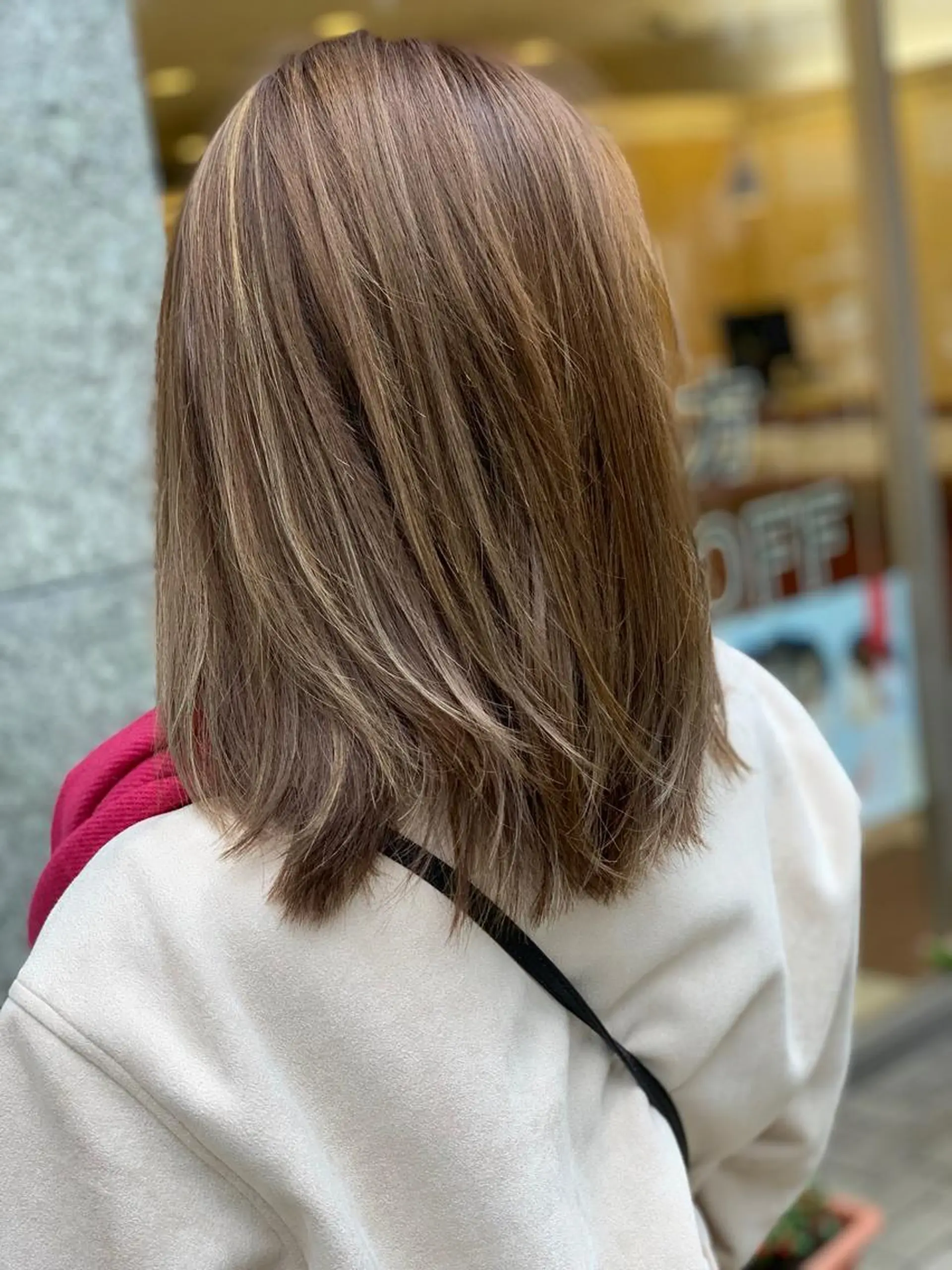 ミディアム 外国人風カラー ハイライト カット ヘアカラー 左藤 翔平のヘアスタイル