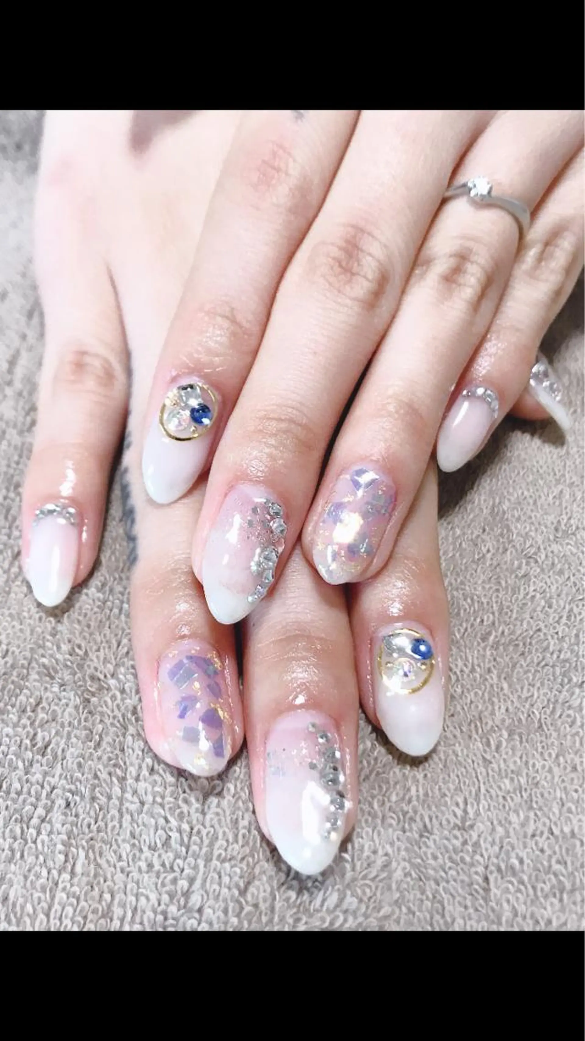 ネイル キラキラネイル ストーンネイル Flam Nailのネイルデザイン