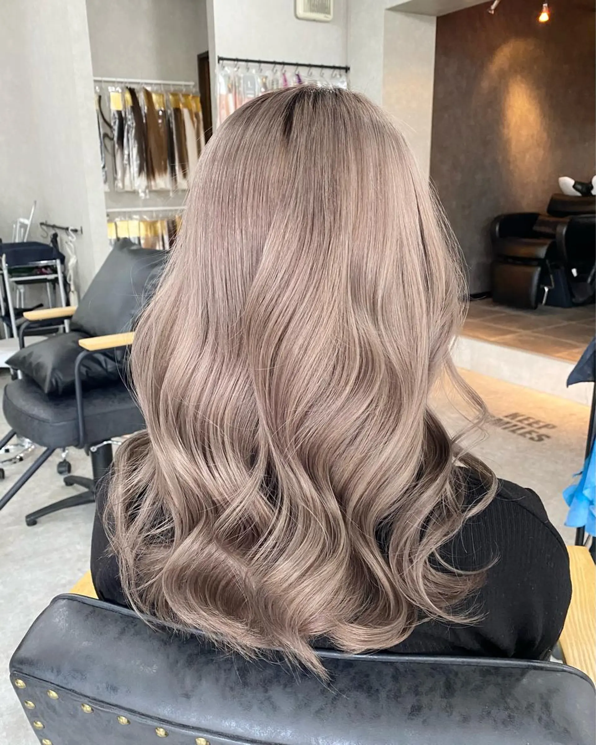 カラー グレージュ ハイトーンボブ /tasukuのヘアスタイル