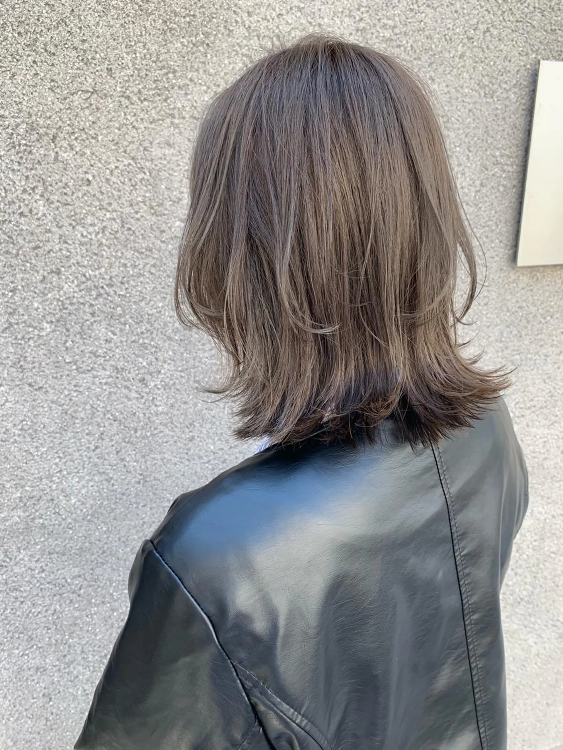 ミディアム カラー パーマ 外ハネヘア カット ヘアカラー トリートメント 大人かわいい💍🤍 ボブ/ショートボブのヘアスタイル