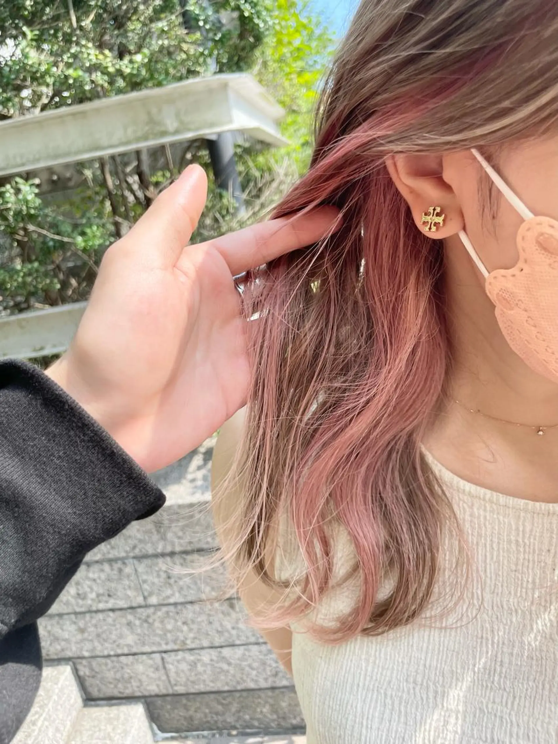 ロング カラー イヤリングカラー インナーカラー 🩵アンブレラカラー 髪質改善　丸尾】のヘアスタイル