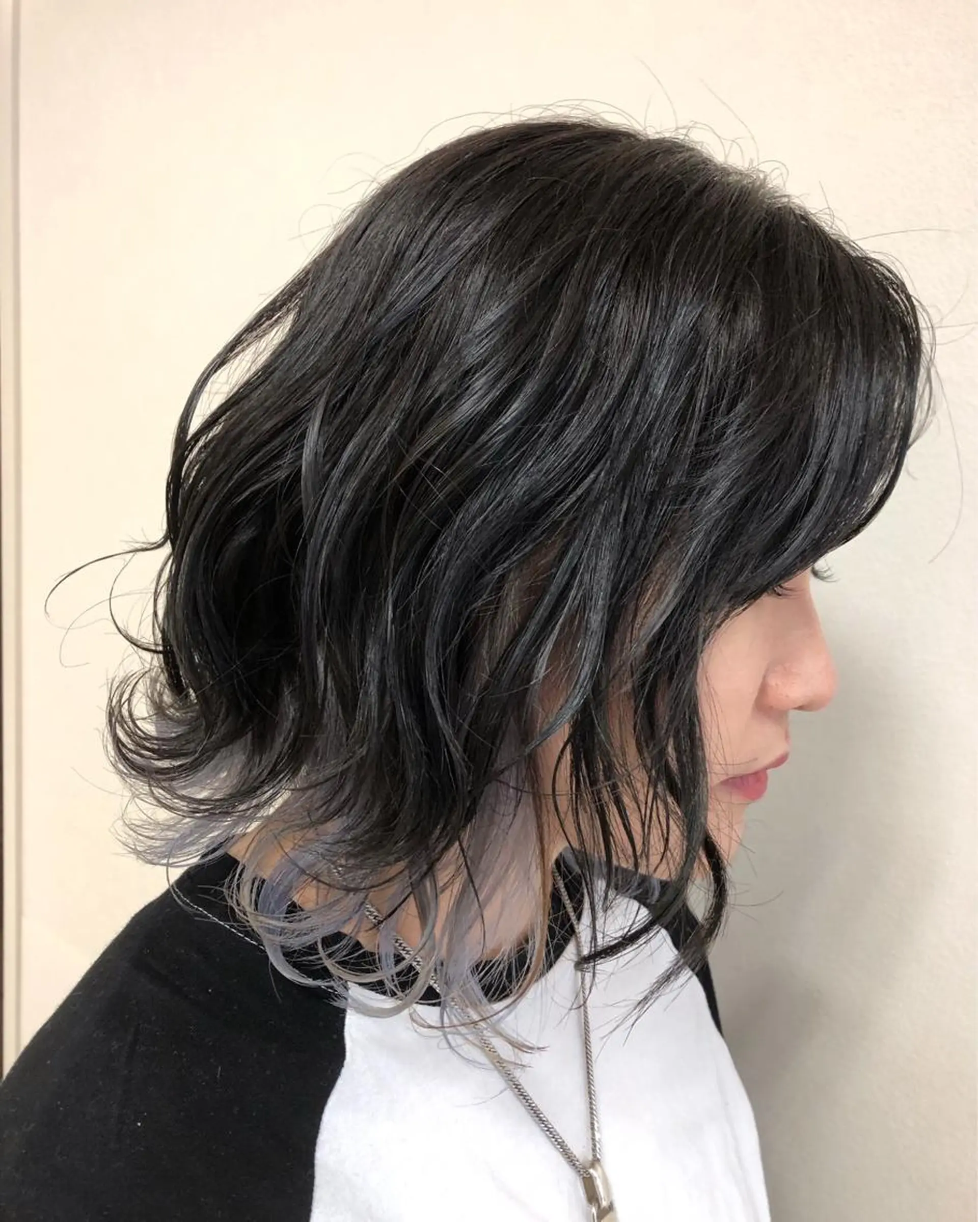 ミディアム カラー ヘアアレンジ ブリーチ ブルーカラー デザインカラー グレージュ ハイトーンカラー enurk店 🍋 M I K U  *のその他イメージ