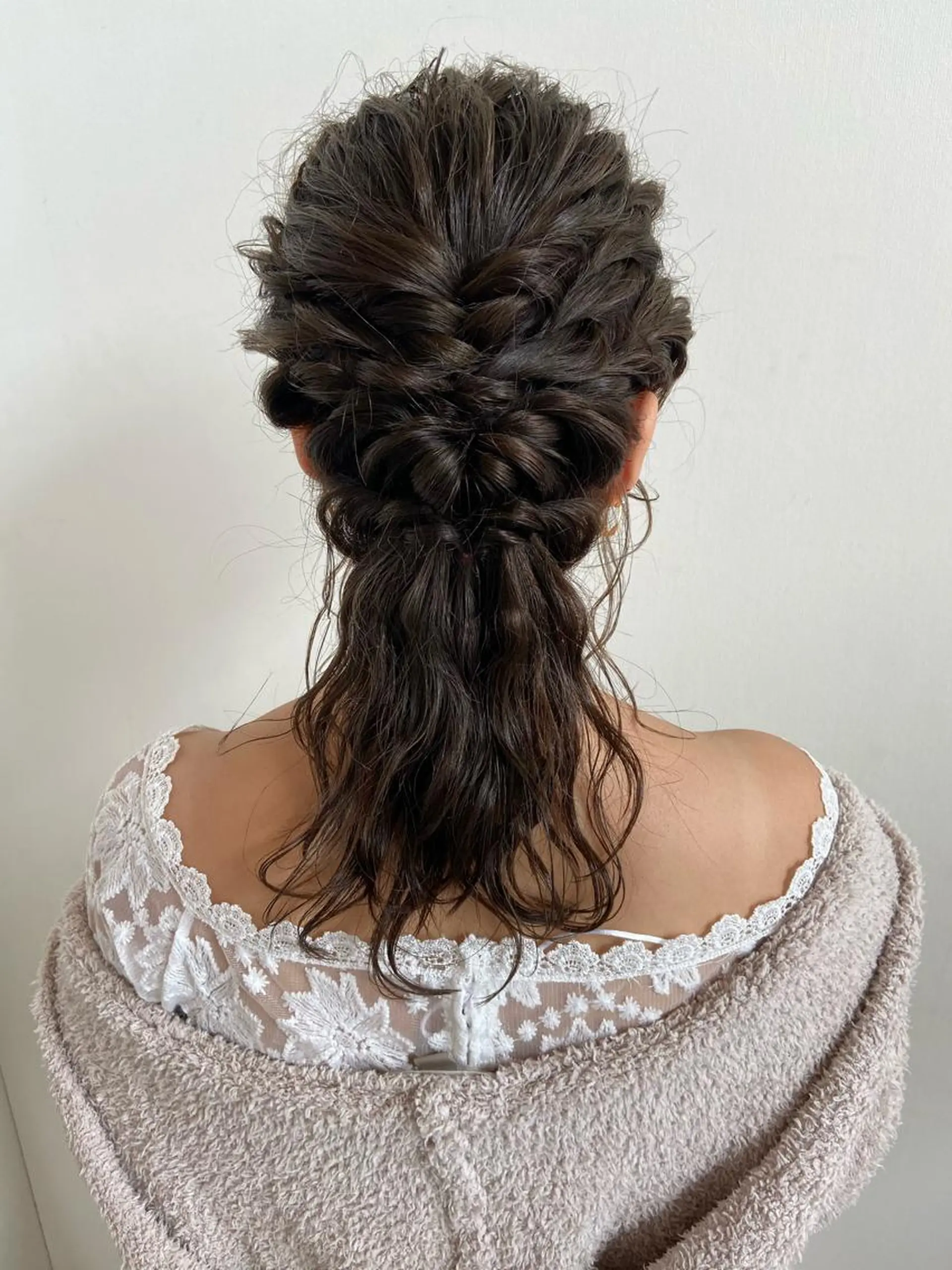 セミロング カラー ヘアアレンジ ベージュカラー オリーブベージュ 小栗 麻衣のヘアスタイル