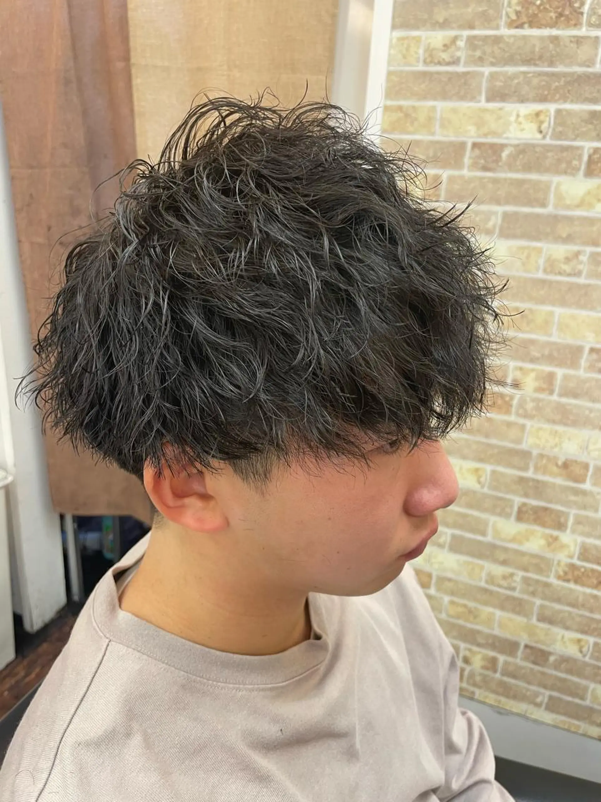 ショート パーマ メンズ メンズパーマ ツイストスパイラルパーマ スパイラルパーマ カット パーマ 高野浩平/フェード ツイストスパイラルのヘアスタイル