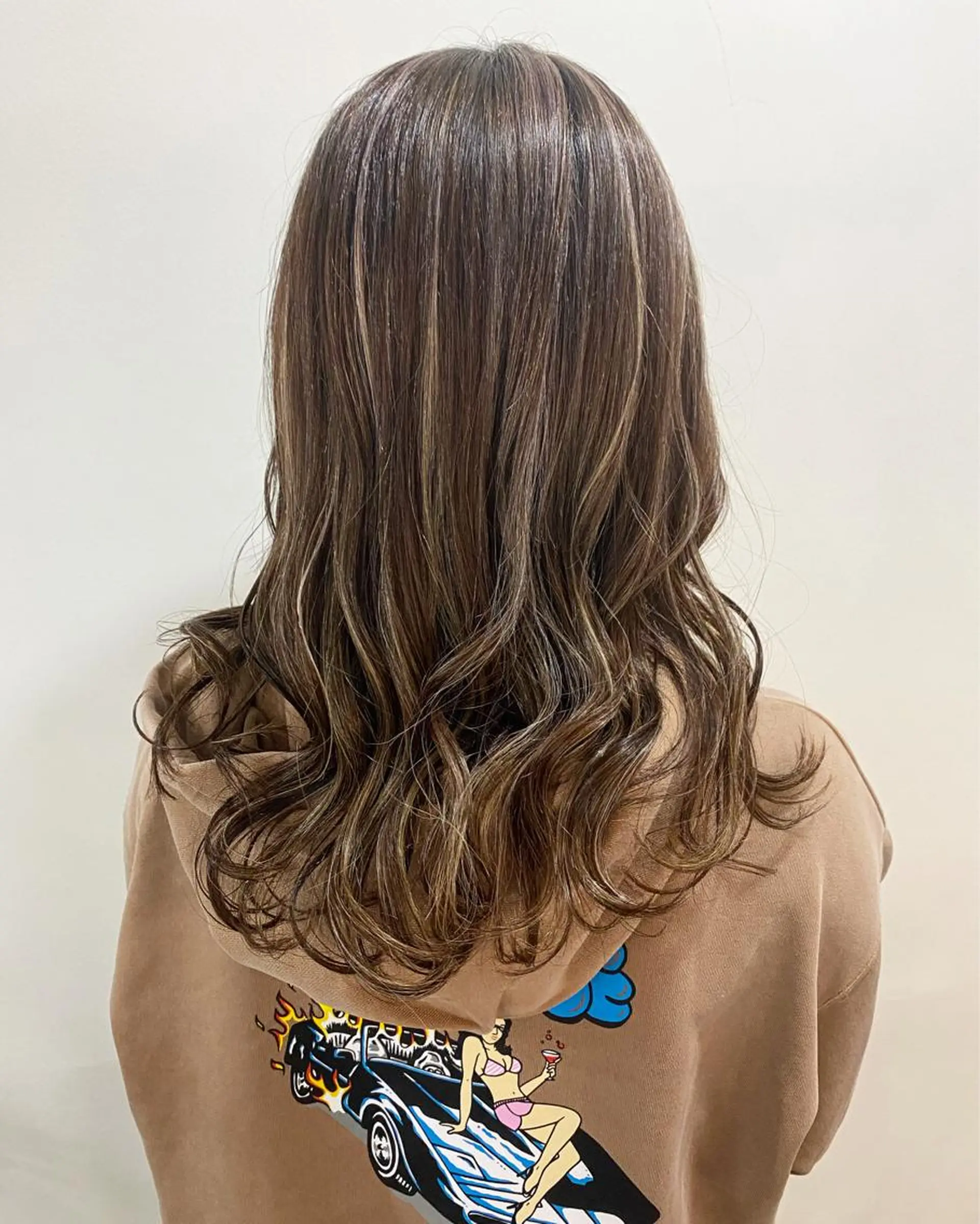 ロング カラー ブリーチ ケアブリーチ ハイライトカラー ハイライト カット ヘアカラー トリートメント WATANABE MISAKIのヘアスタイル