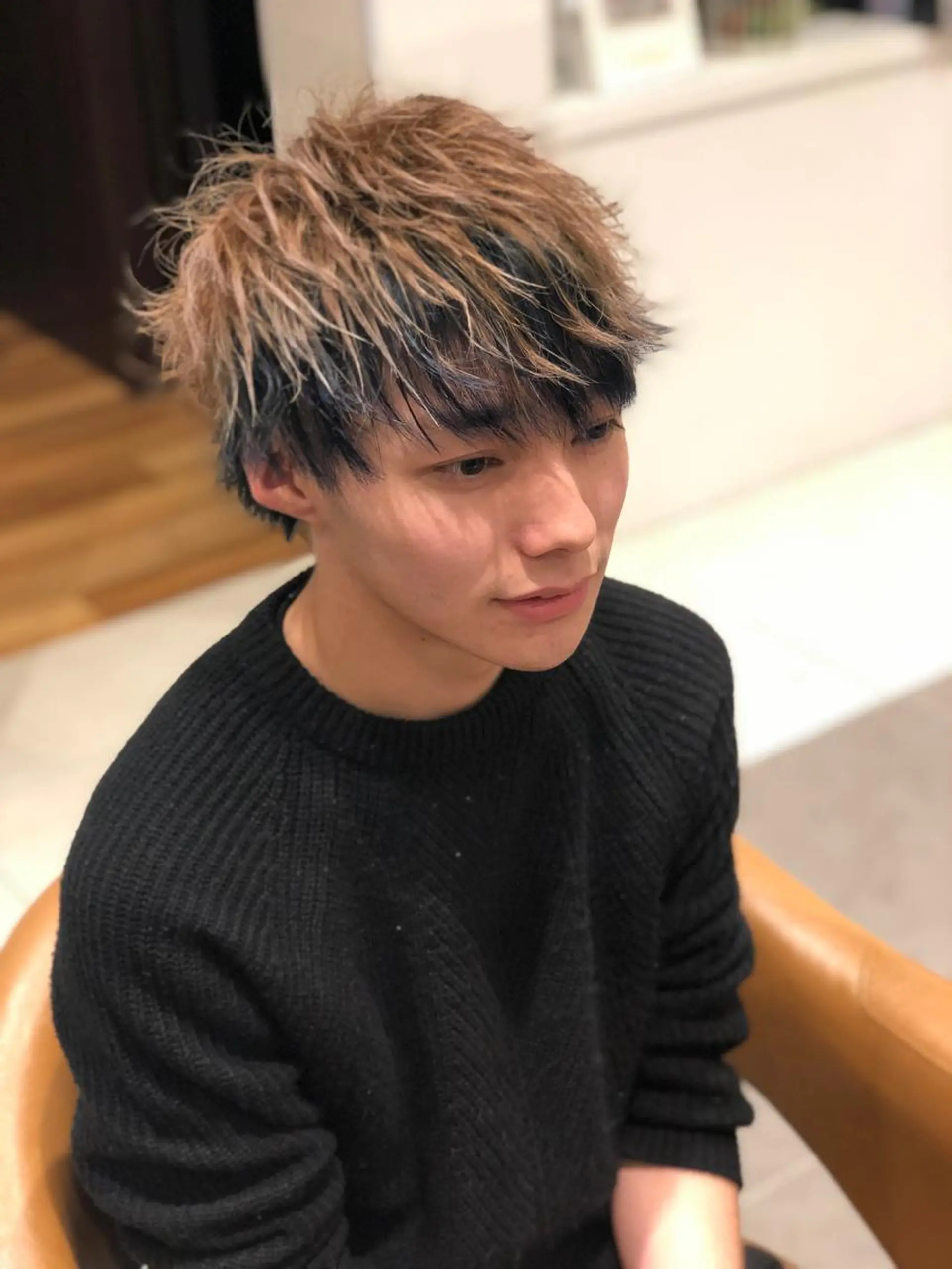 ショート カラー ヘアアレンジ メンズ ベージュカラー 黒髪 ブルーカラー ひがし さゆりのヘアスタイル