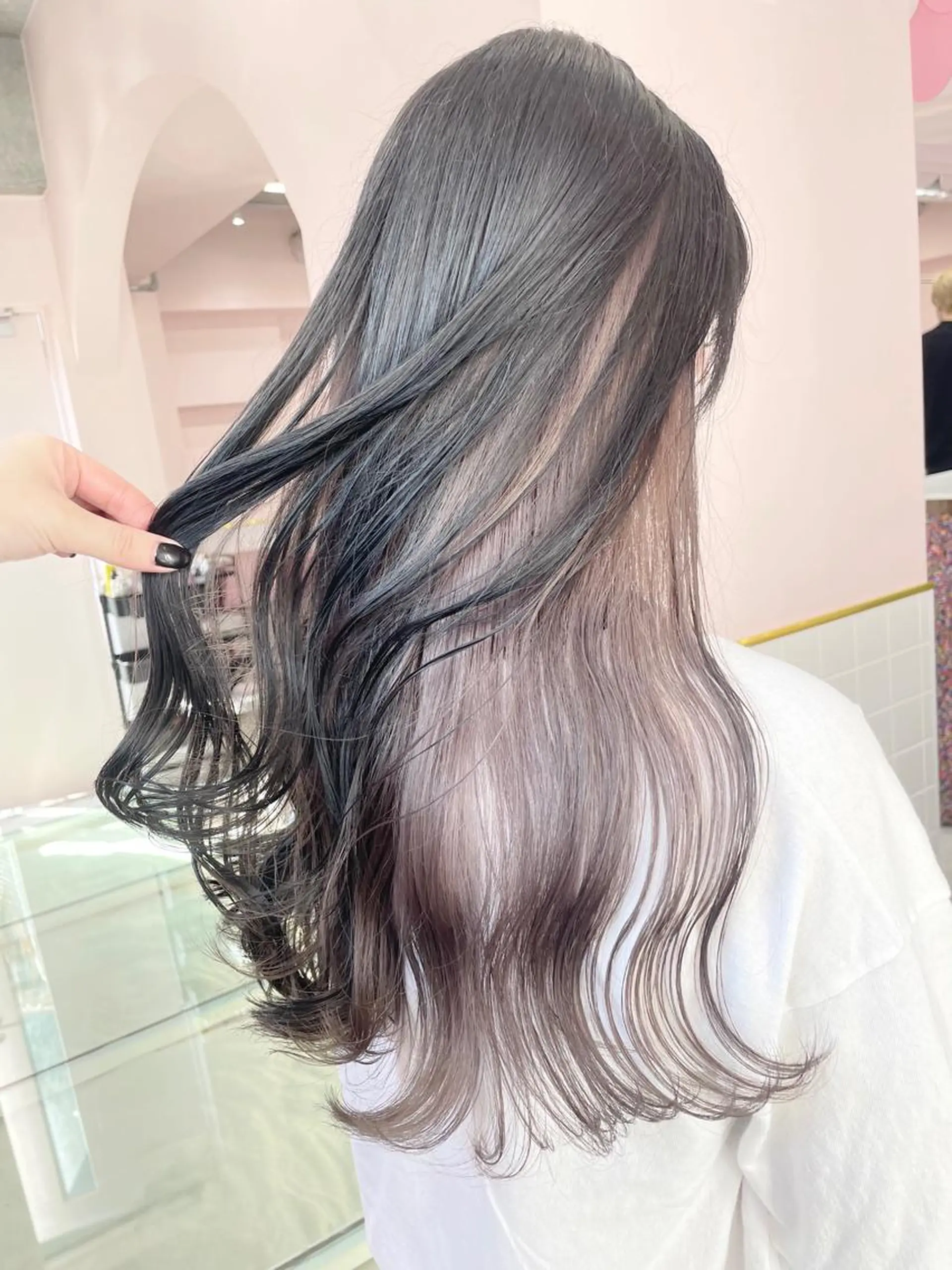 ロング カラー ヘアアレンジ 艶髪 🦋CON🦋のヘアスタイル