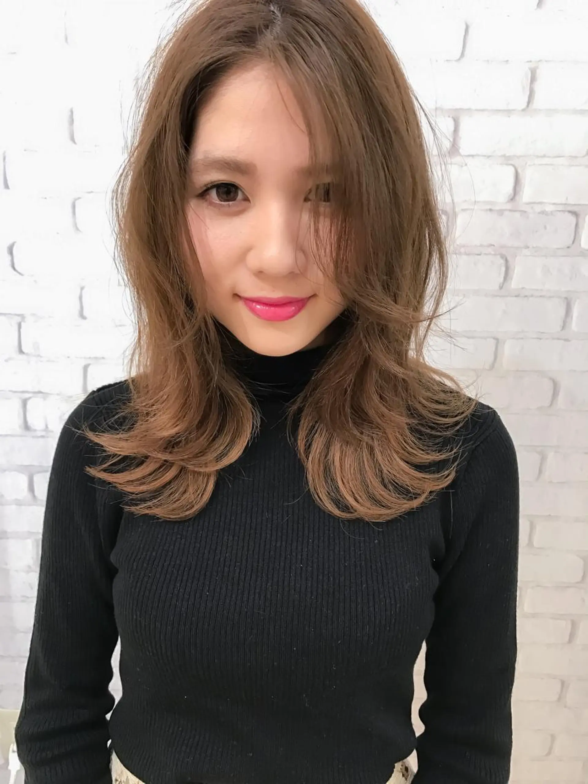 セミロング ハイライト エクステ（レミー毛） NINEのヘアスタイル