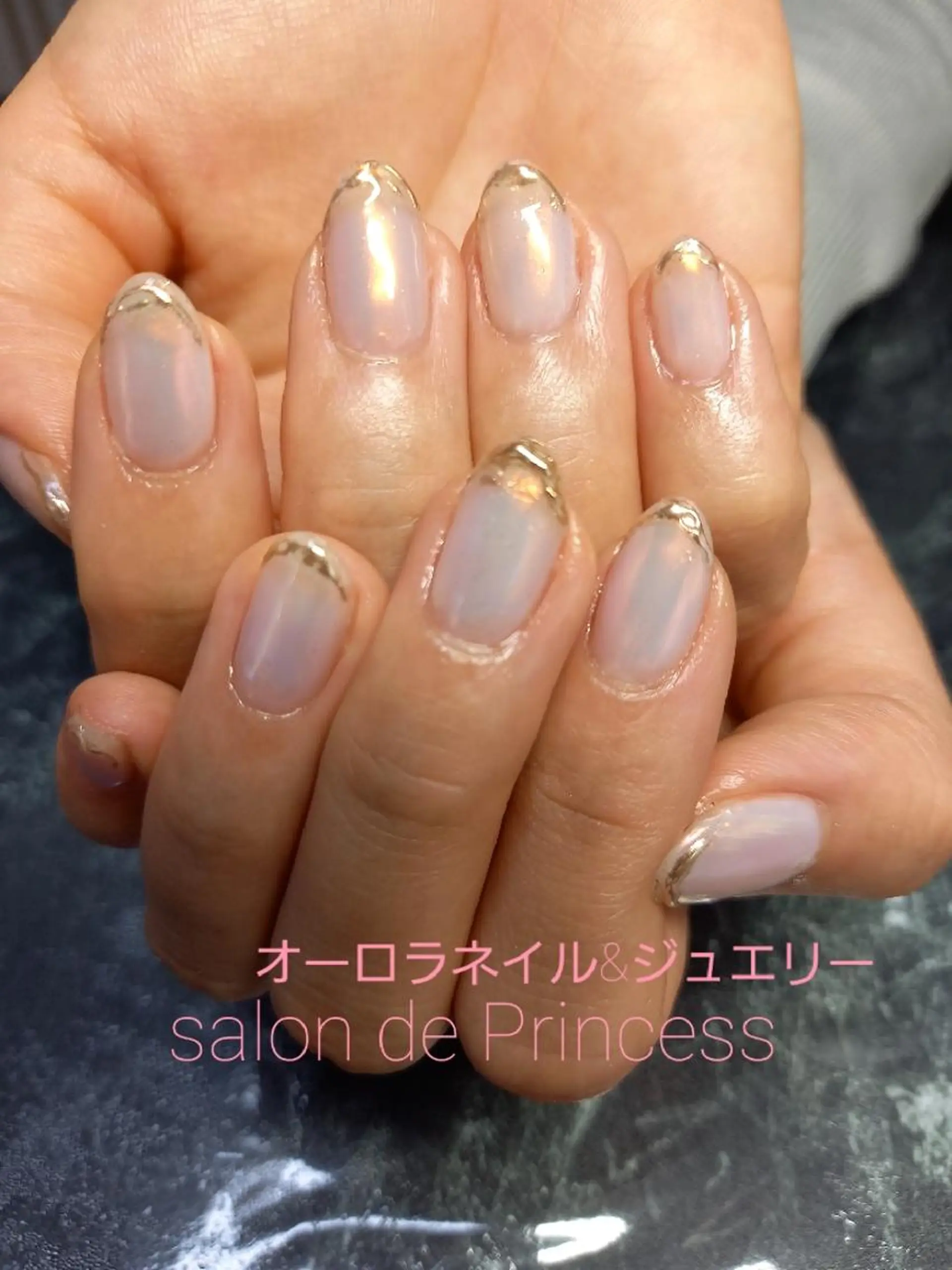 ネイル オーロラネイル ゴールド ハンドネイル salon de Princess所属・salon de  Princessのネイルデザイン