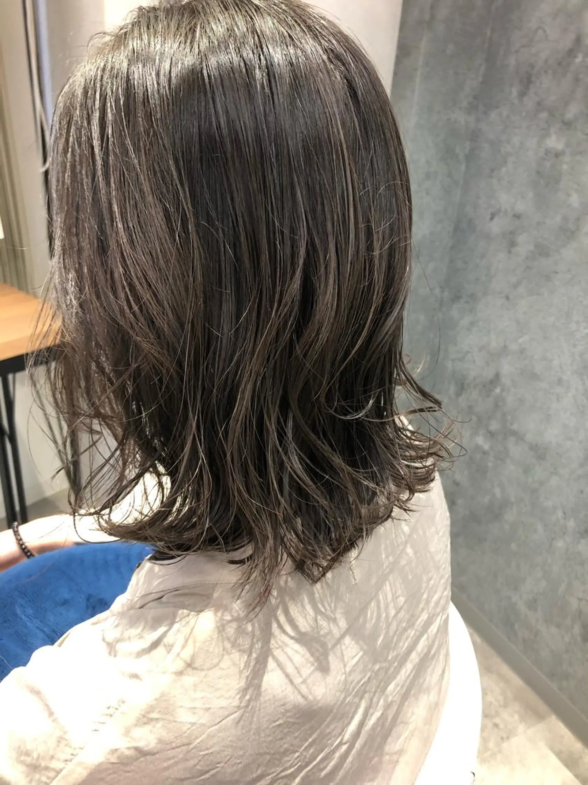 ミディアム カット ヘアカラー Noyヨシモト ヒロトのヘアスタイル