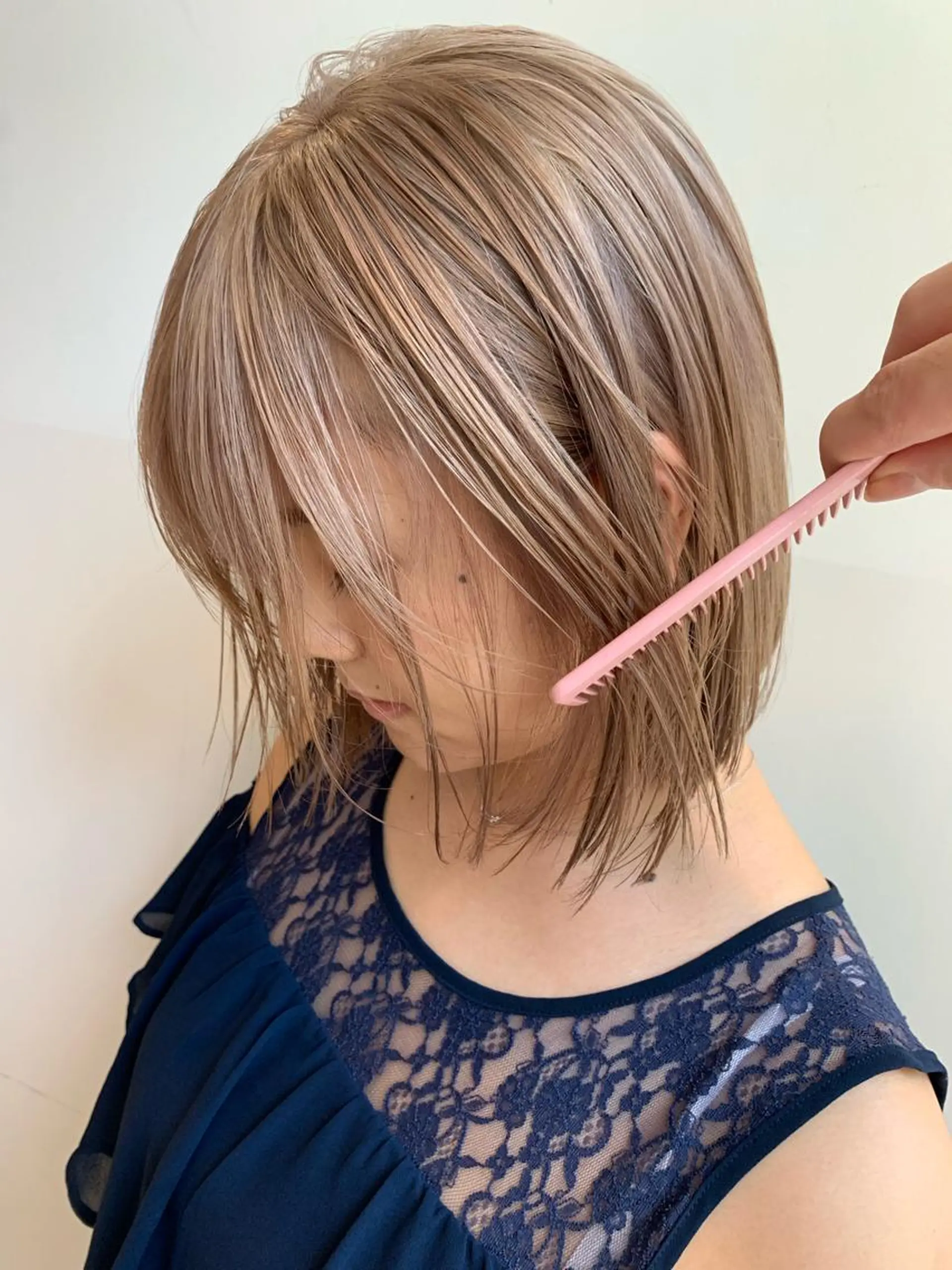 ショート カラー ベージュカラー 透明感カラー グレージュ ボブ ヘアカラー トリートメント ヘアセット レイヤー専門家 ダブルカラー修のヘアスタイル